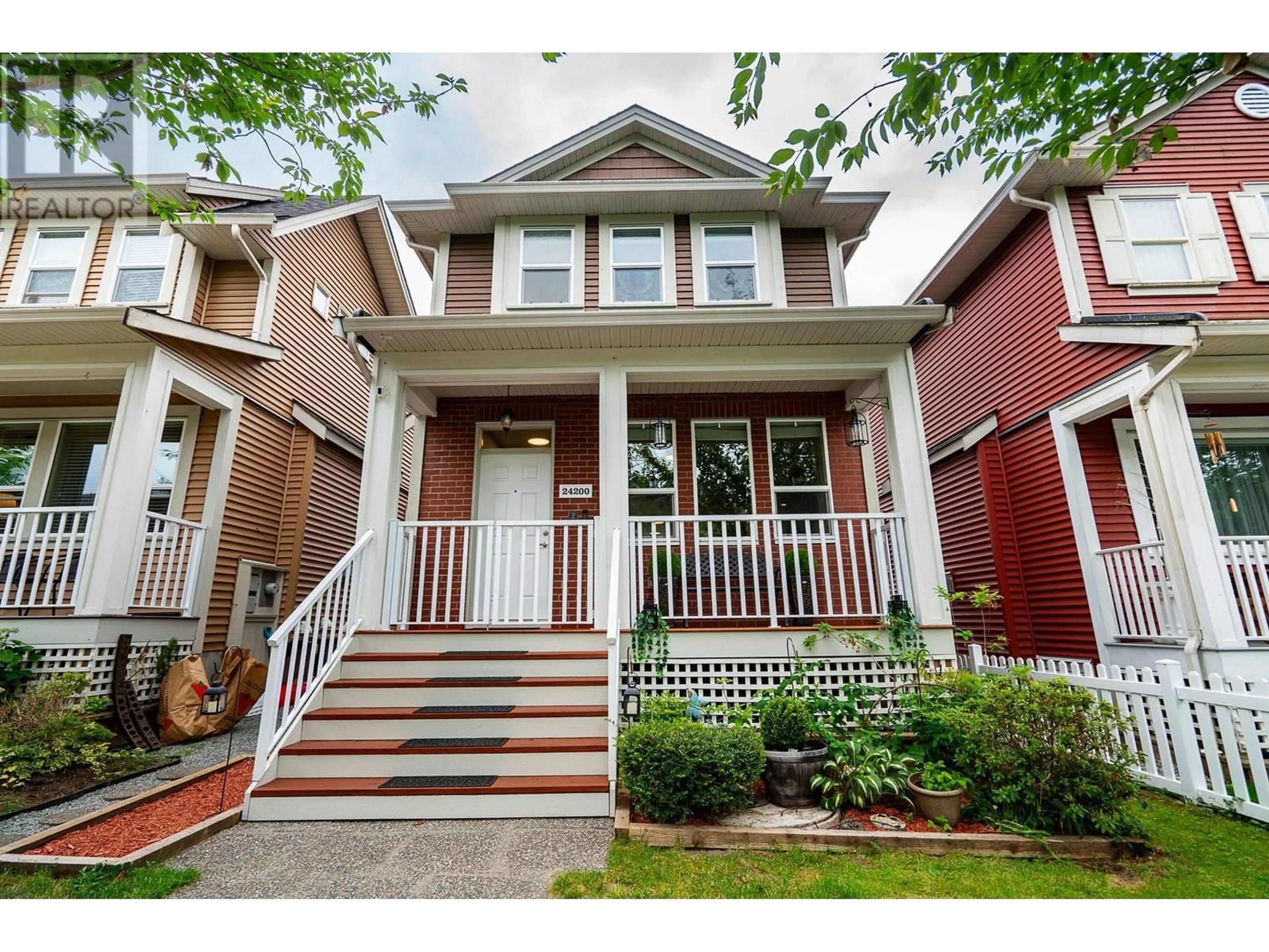 Home with vinyl exterior material, street for 24200 102A AVENUE, Maple Ridge British Columbia V2W2E4