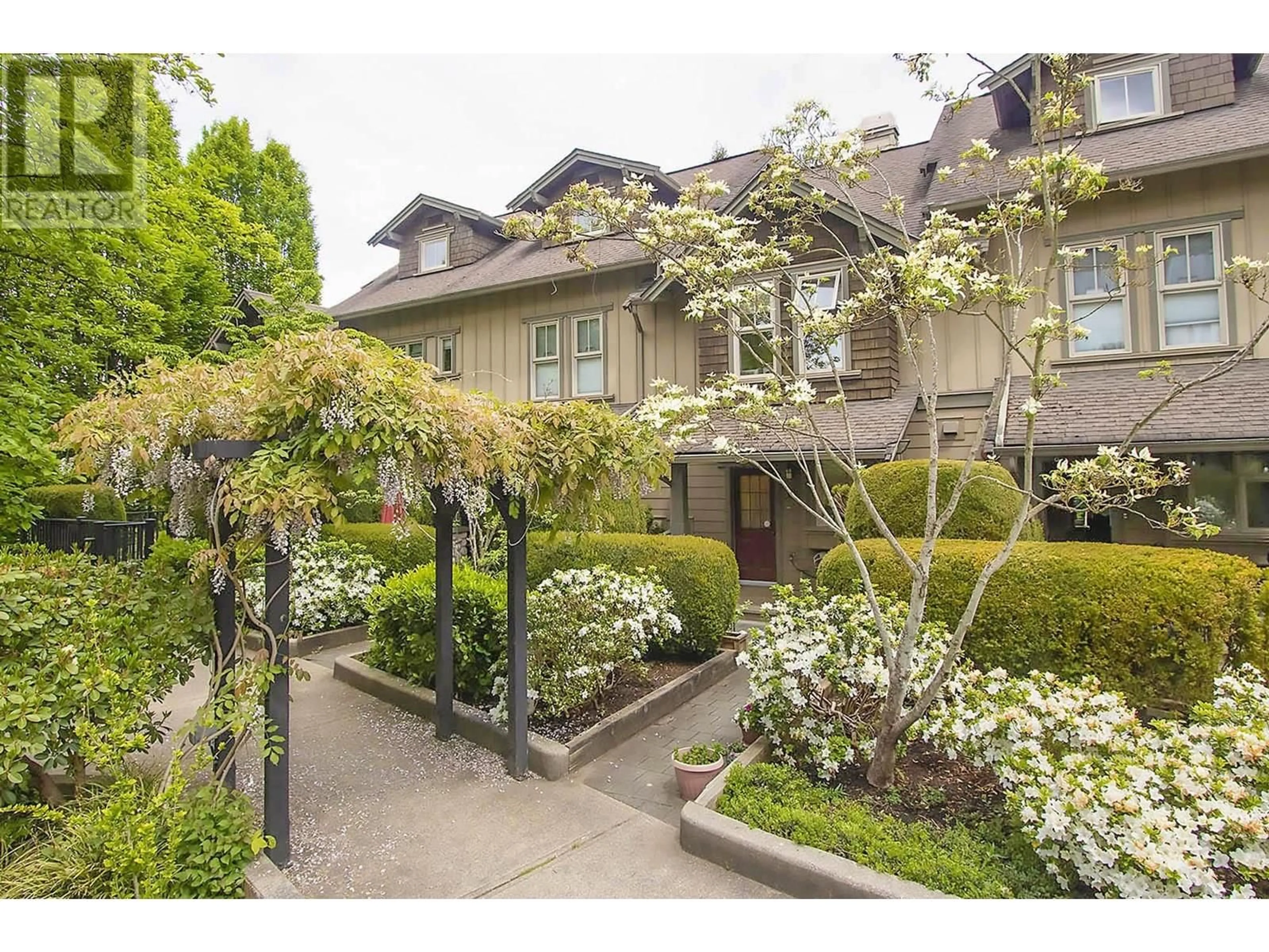 Patio, street for 234 - 18 JACK MAHONY PLACE, New Westminster British Columbia V3L5V8