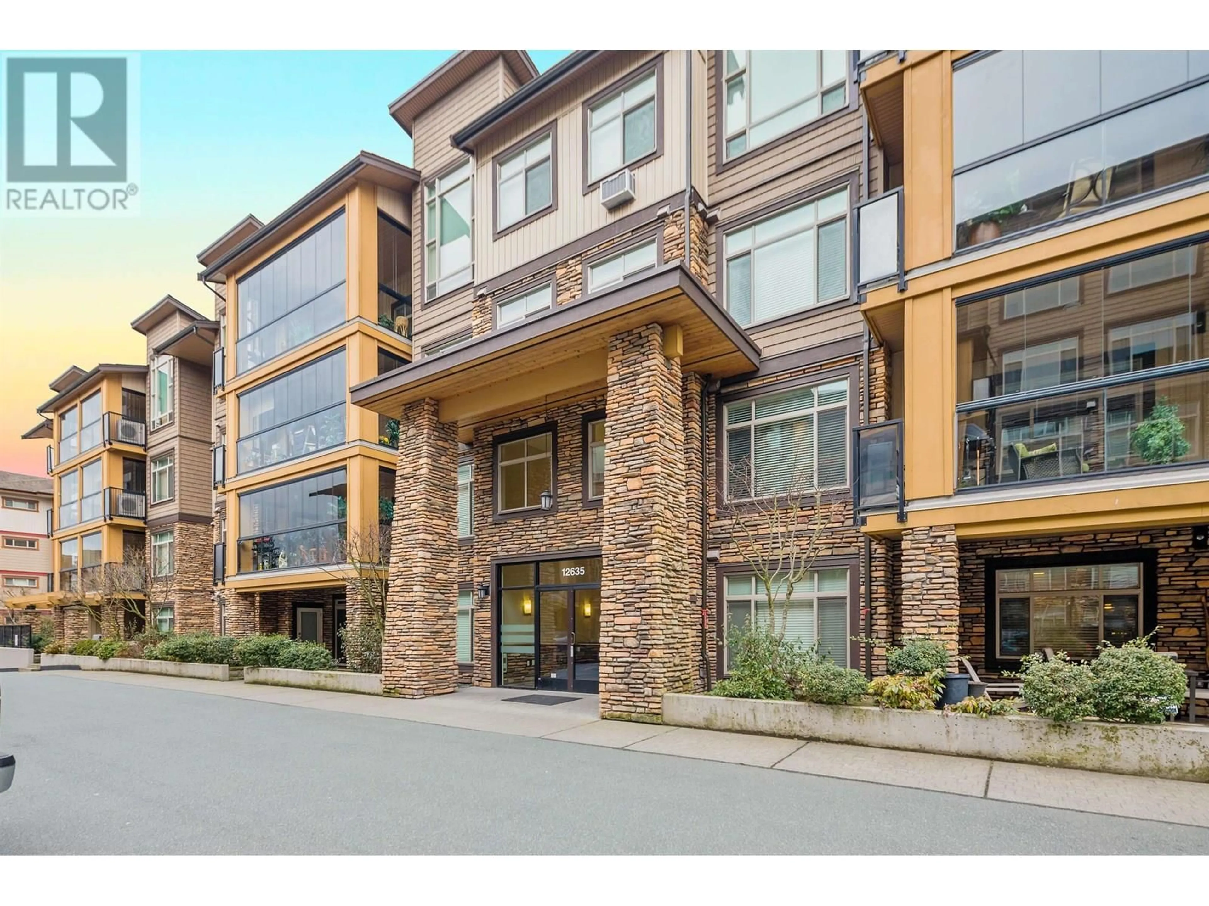 Indoor foyer for 412 - 12635 190A STREET, Pitt Meadows British Columbia V3Y0E8