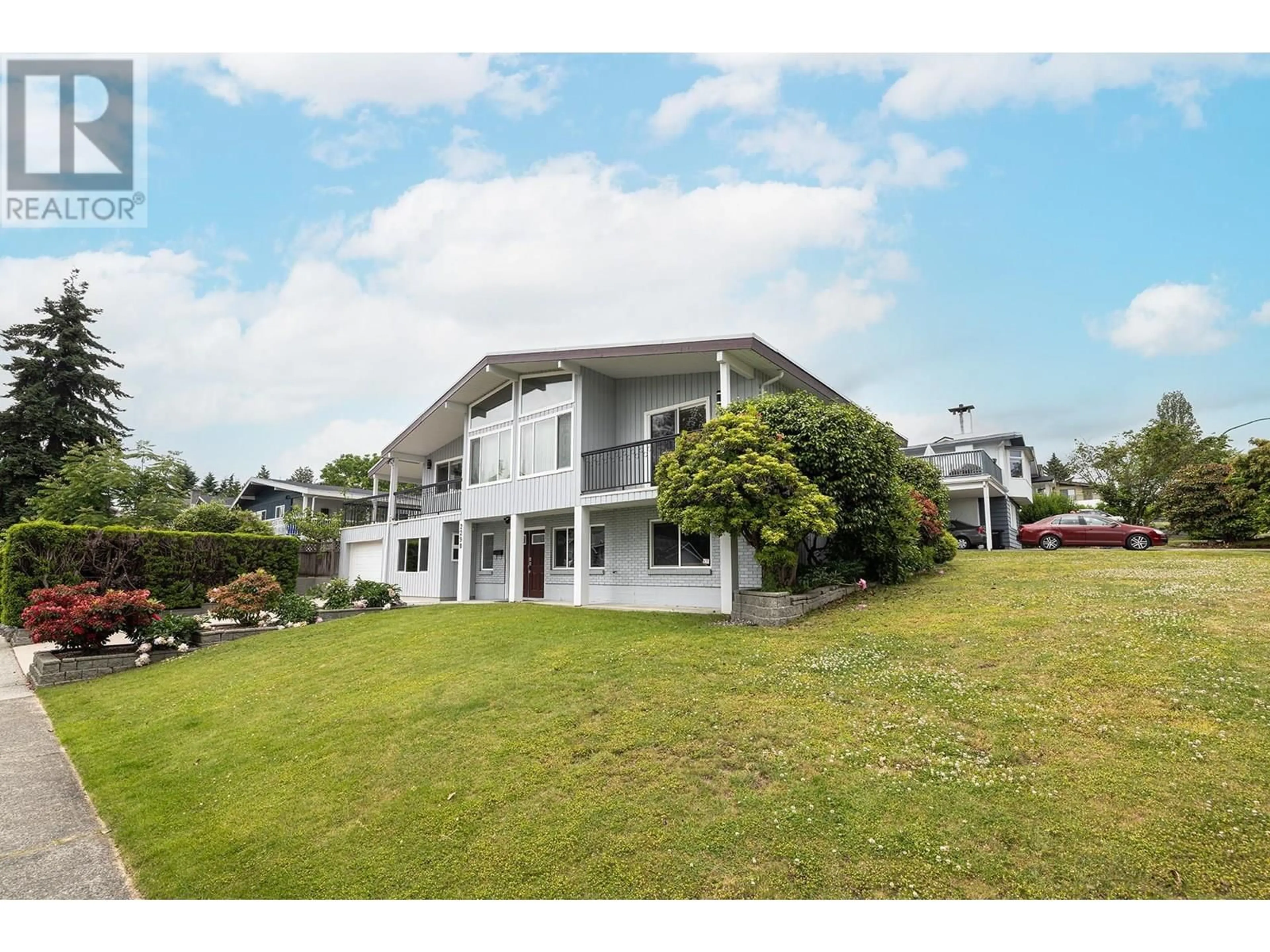 A pic from outside/outdoor area/front of a property/back of a property/a pic from drone, unknown for 2290 JORDAN DRIVE, Burnaby British Columbia V5B4E8