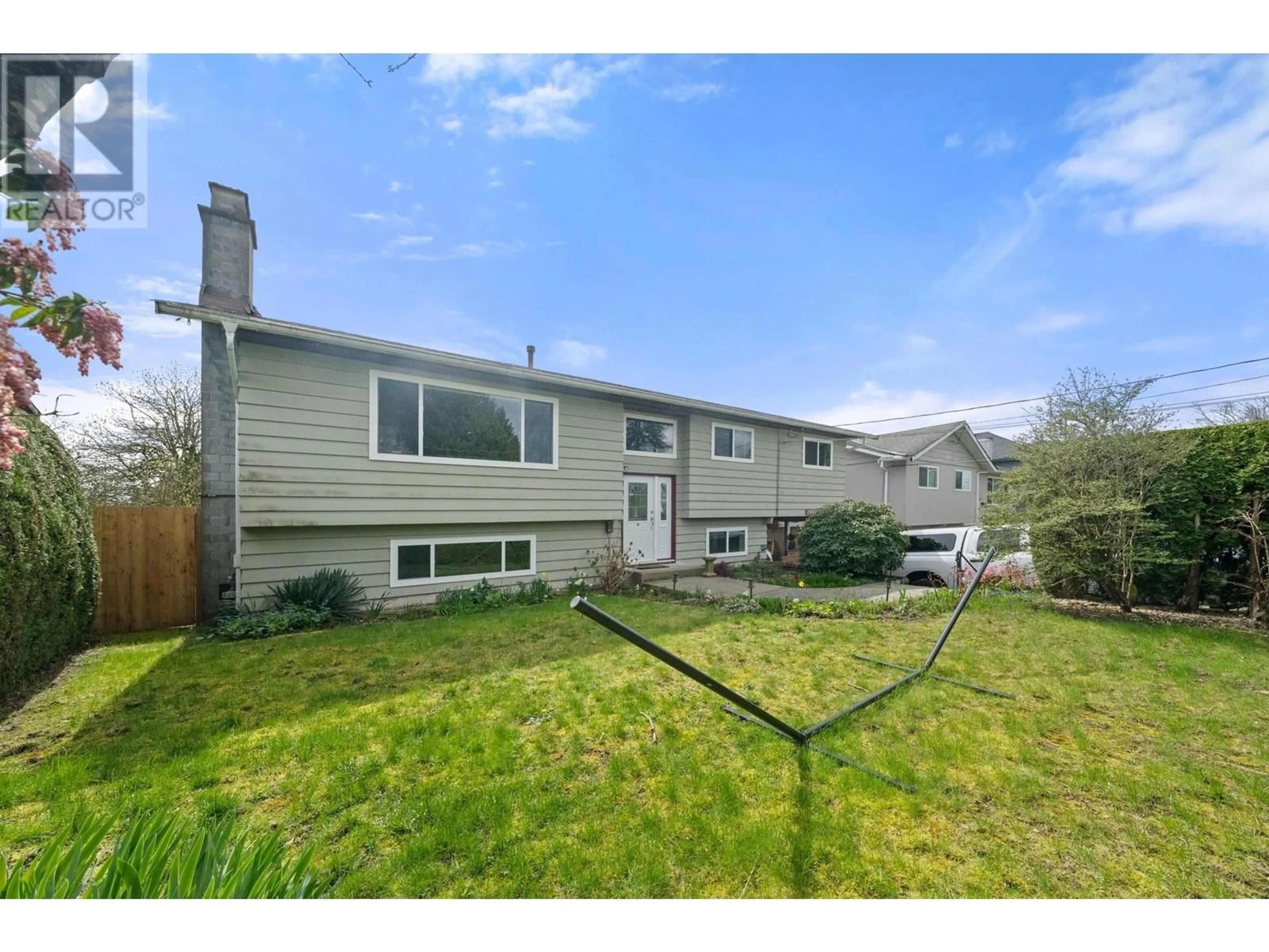 Home with vinyl exterior material, street for 1600 CORNELL AVENUE, Coquitlam British Columbia V3J3A1