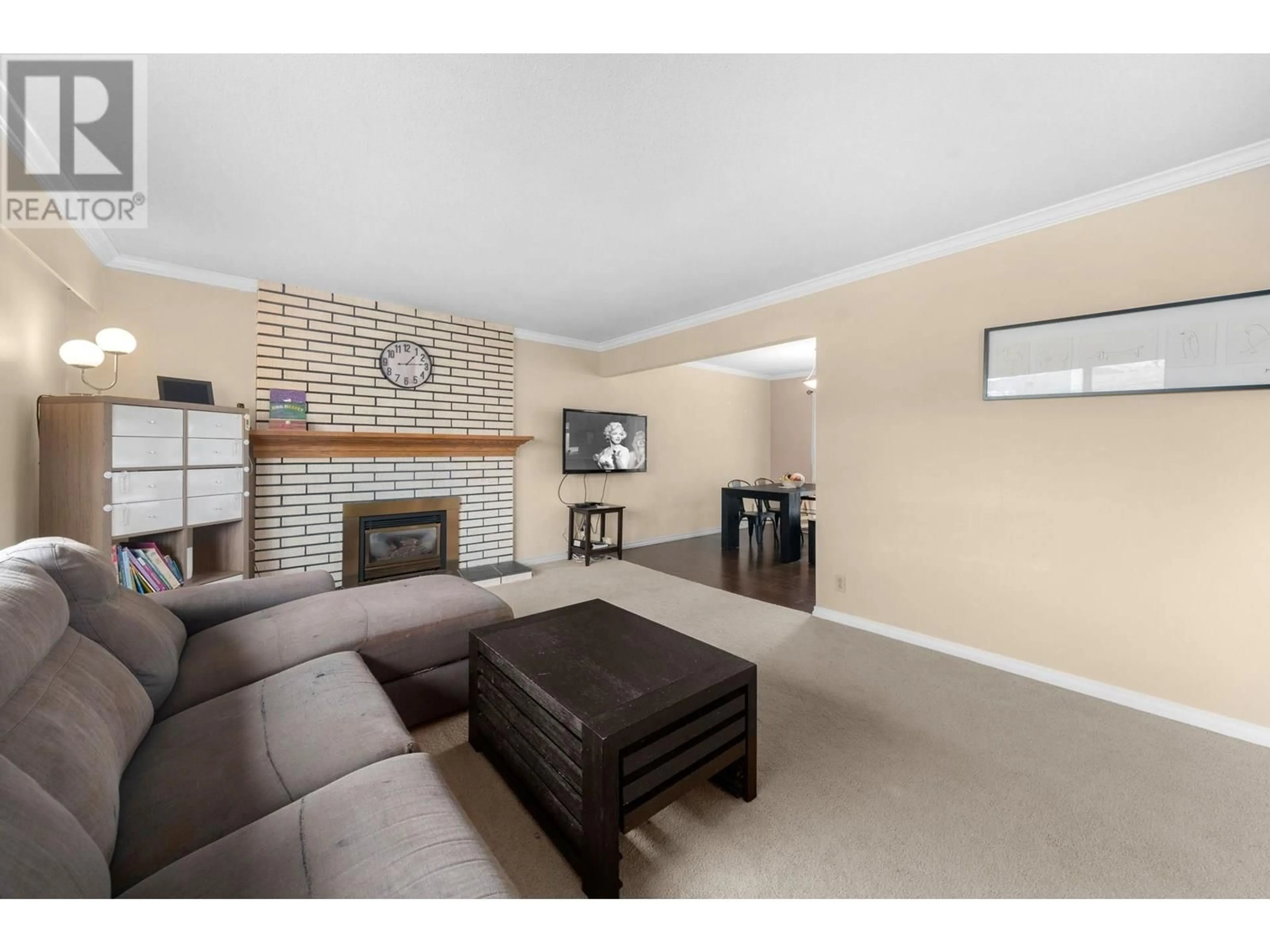 Living room with furniture, unknown for 1600 CORNELL AVENUE, Coquitlam British Columbia V3J3A1