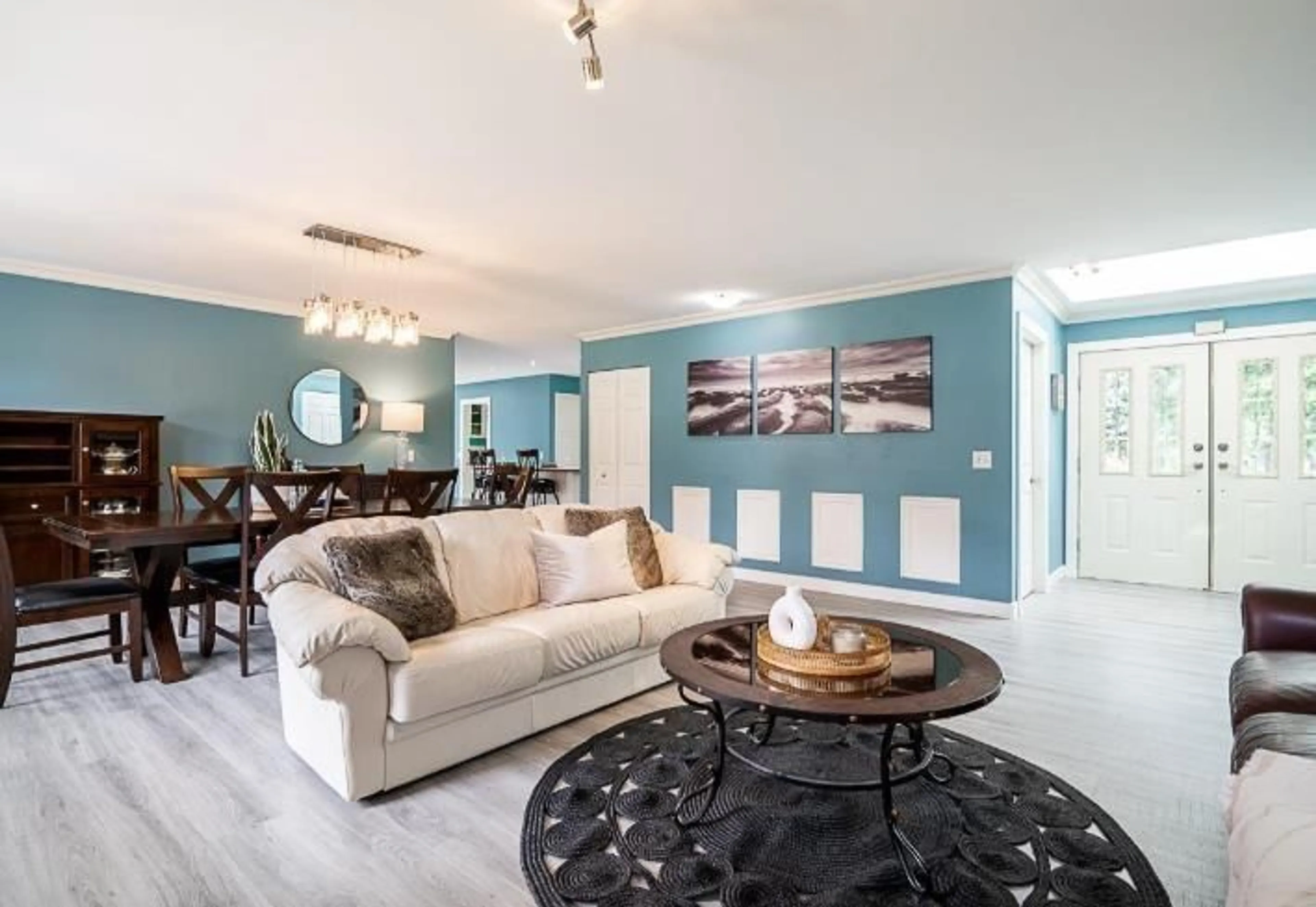 Living room with furniture, unknown for 25040 57, Langley British Columbia V4W1T6