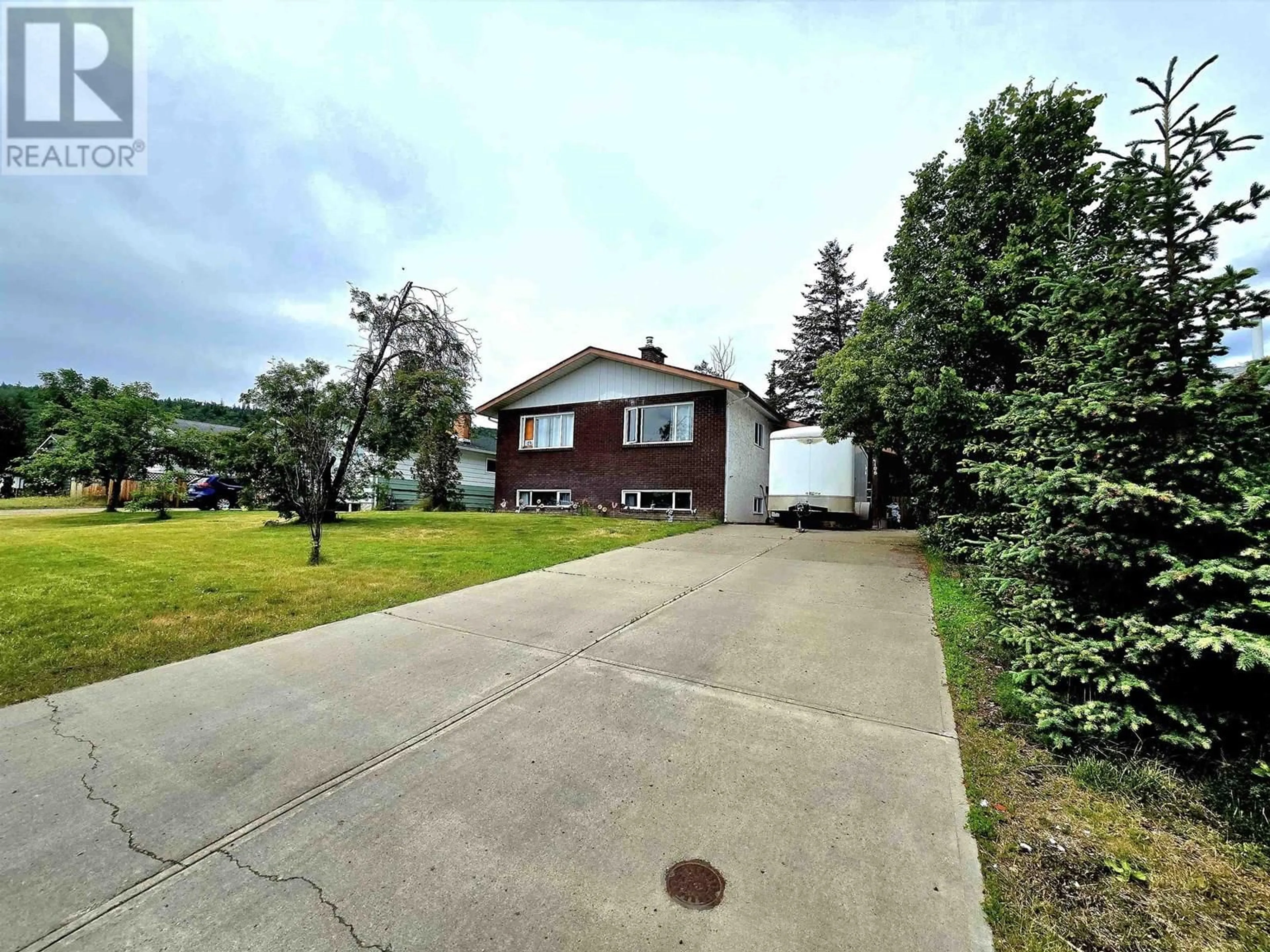 A pic from outside/outdoor area/front of a property/back of a property/a pic from drone, street for 4106 CAMPBELL AVENUE, Prince George British Columbia V2N3A9