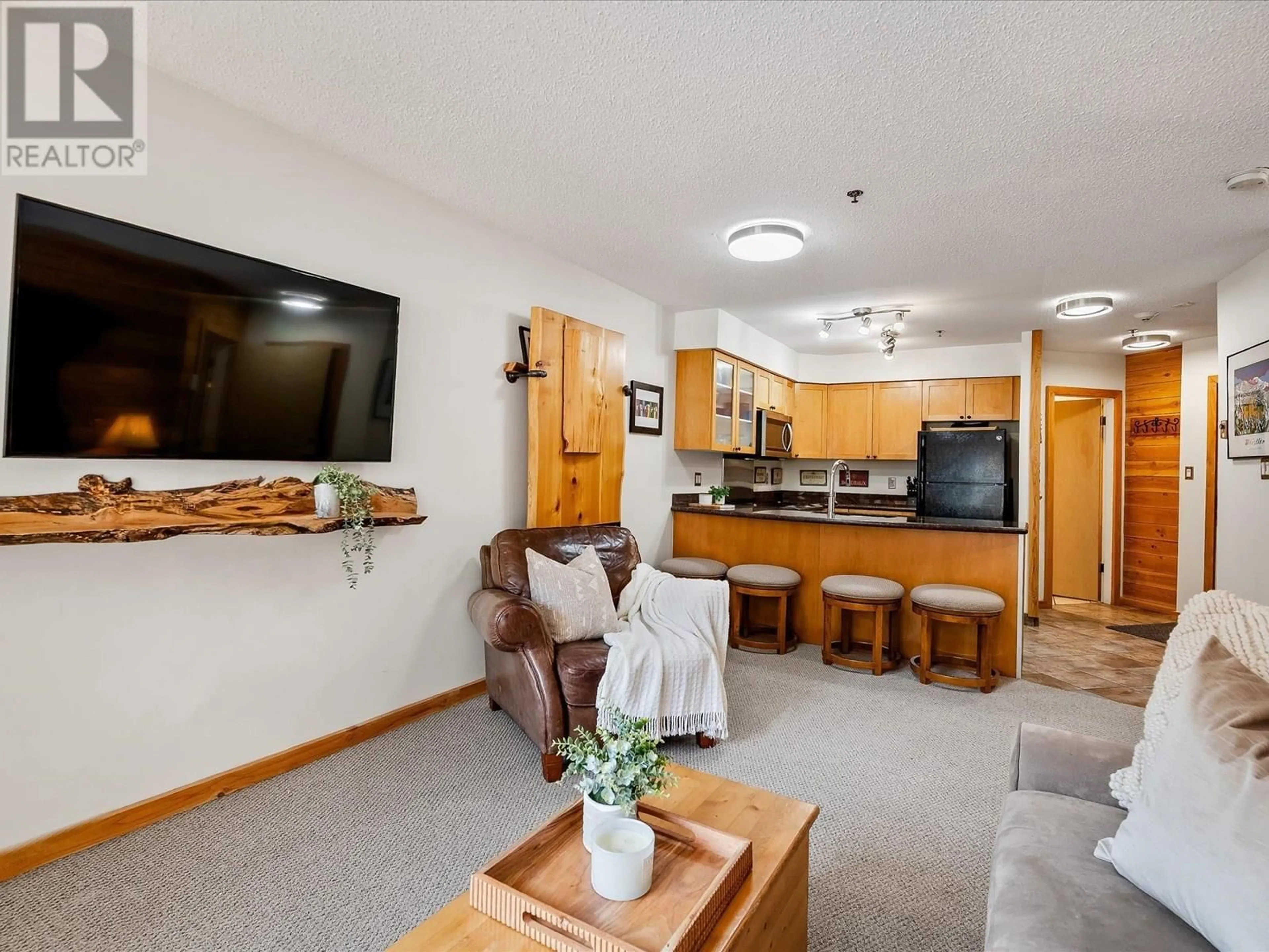 Living room with furniture, unknown for 229 - 4905 SPEARHEAD DRIVE, Whistler British Columbia V0N1B4