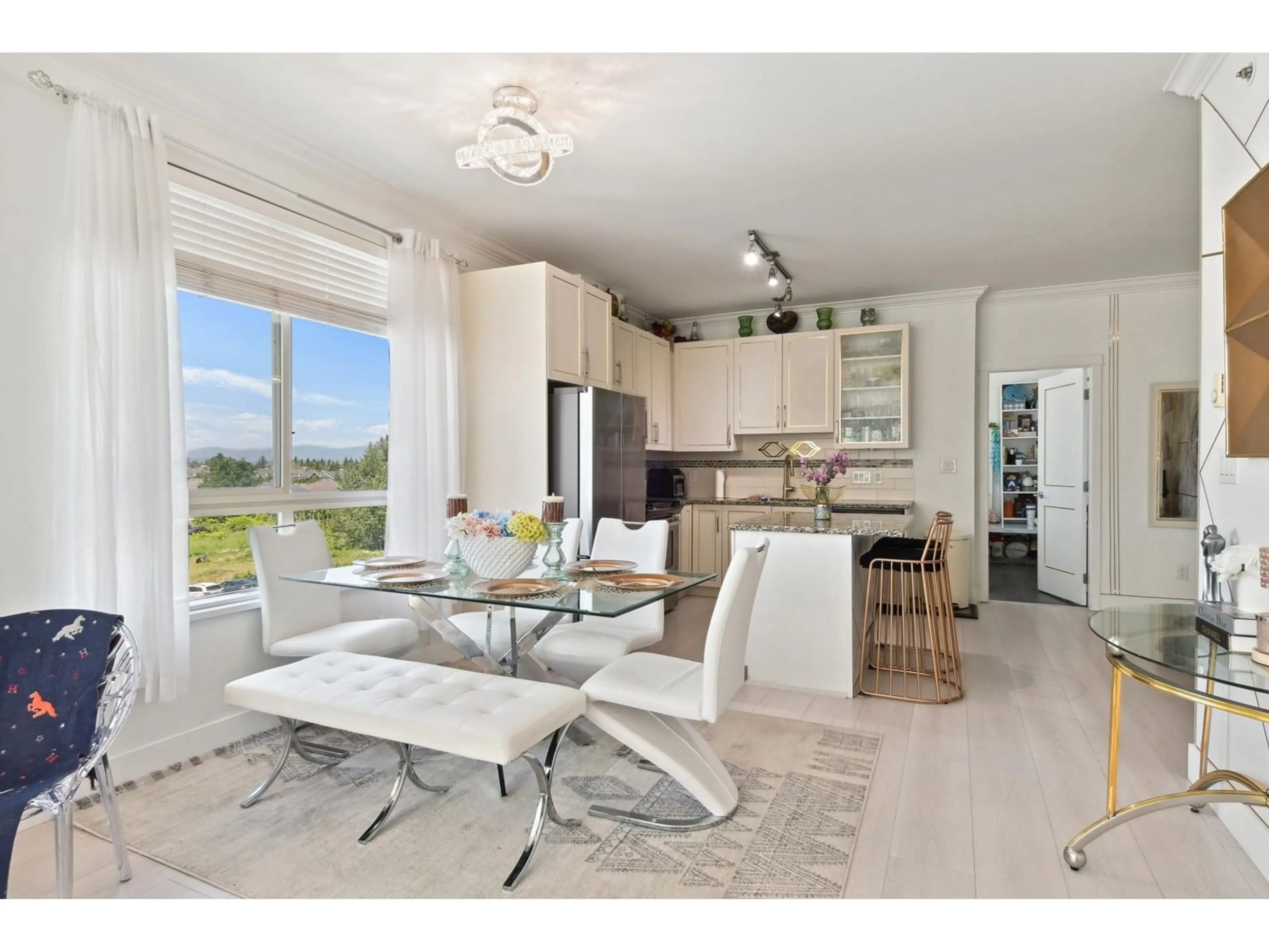 Open concept kitchen, unknown for 403 - 20861 83, Langley British Columbia V2Y0M8