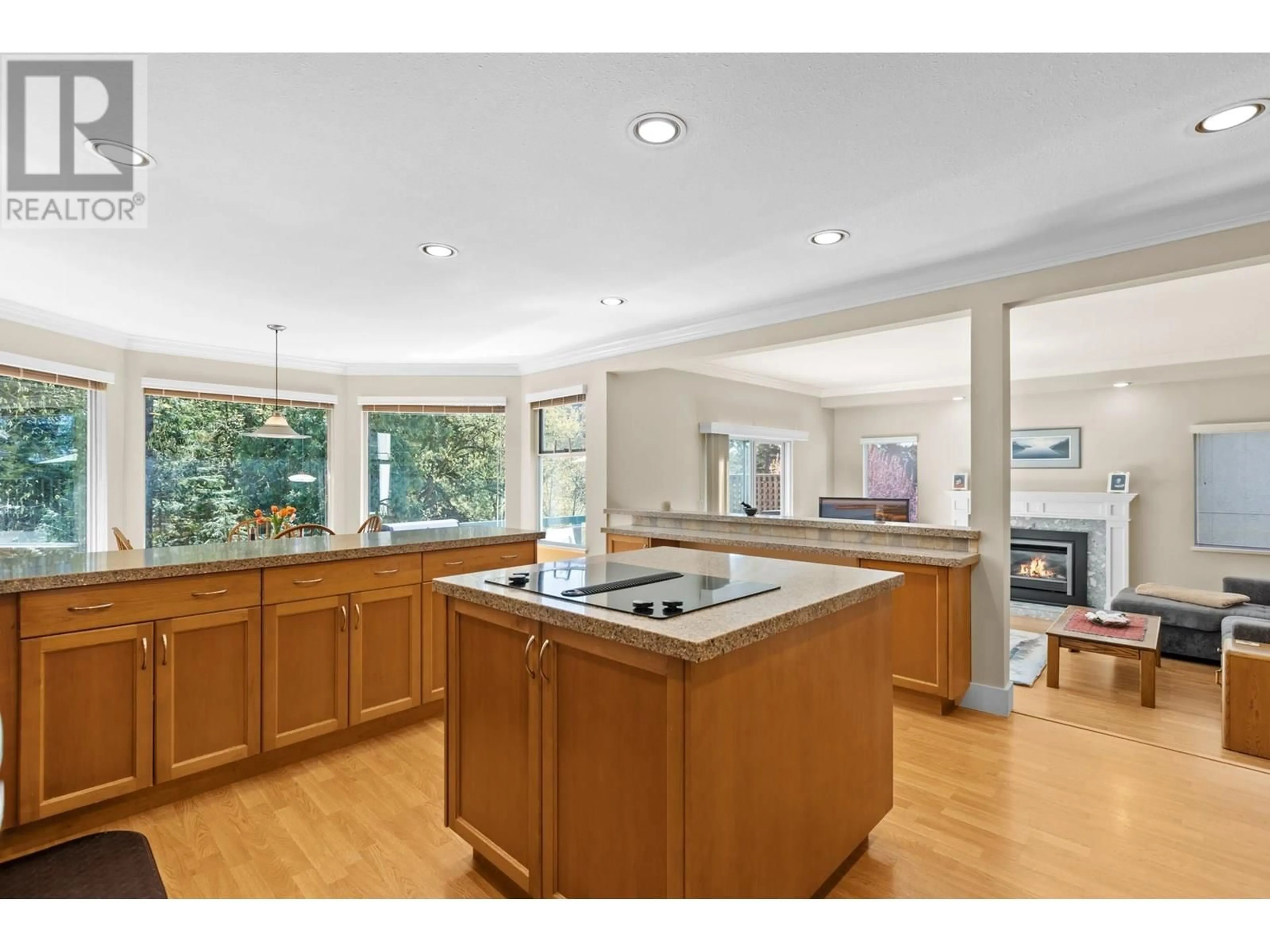 Open concept kitchen, unknown for 5309 WESTHAVEN WYND, West Vancouver British Columbia V7W3E8