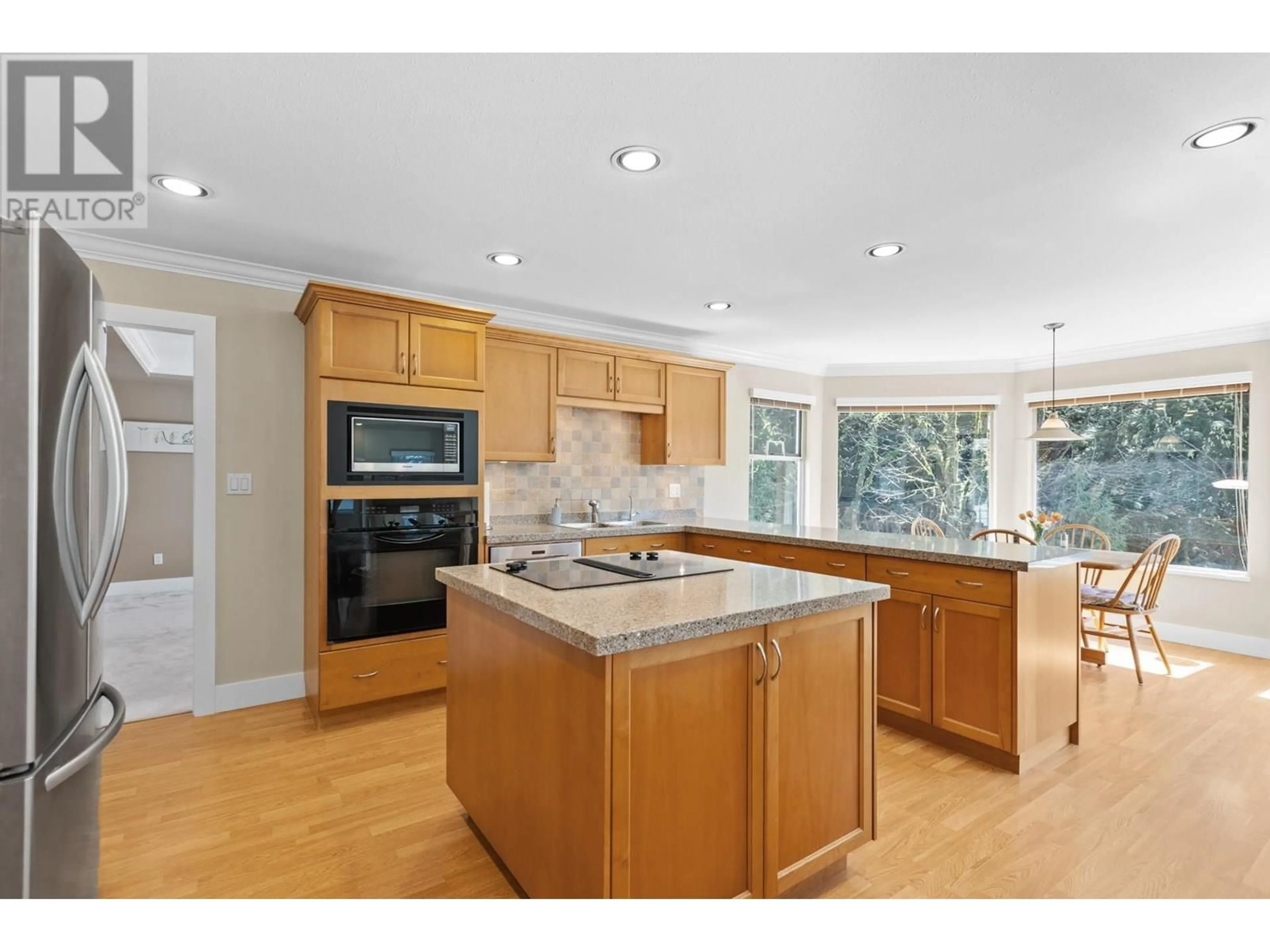 Open concept kitchen, unknown for 5309 WESTHAVEN WYND, West Vancouver British Columbia V7W3E8