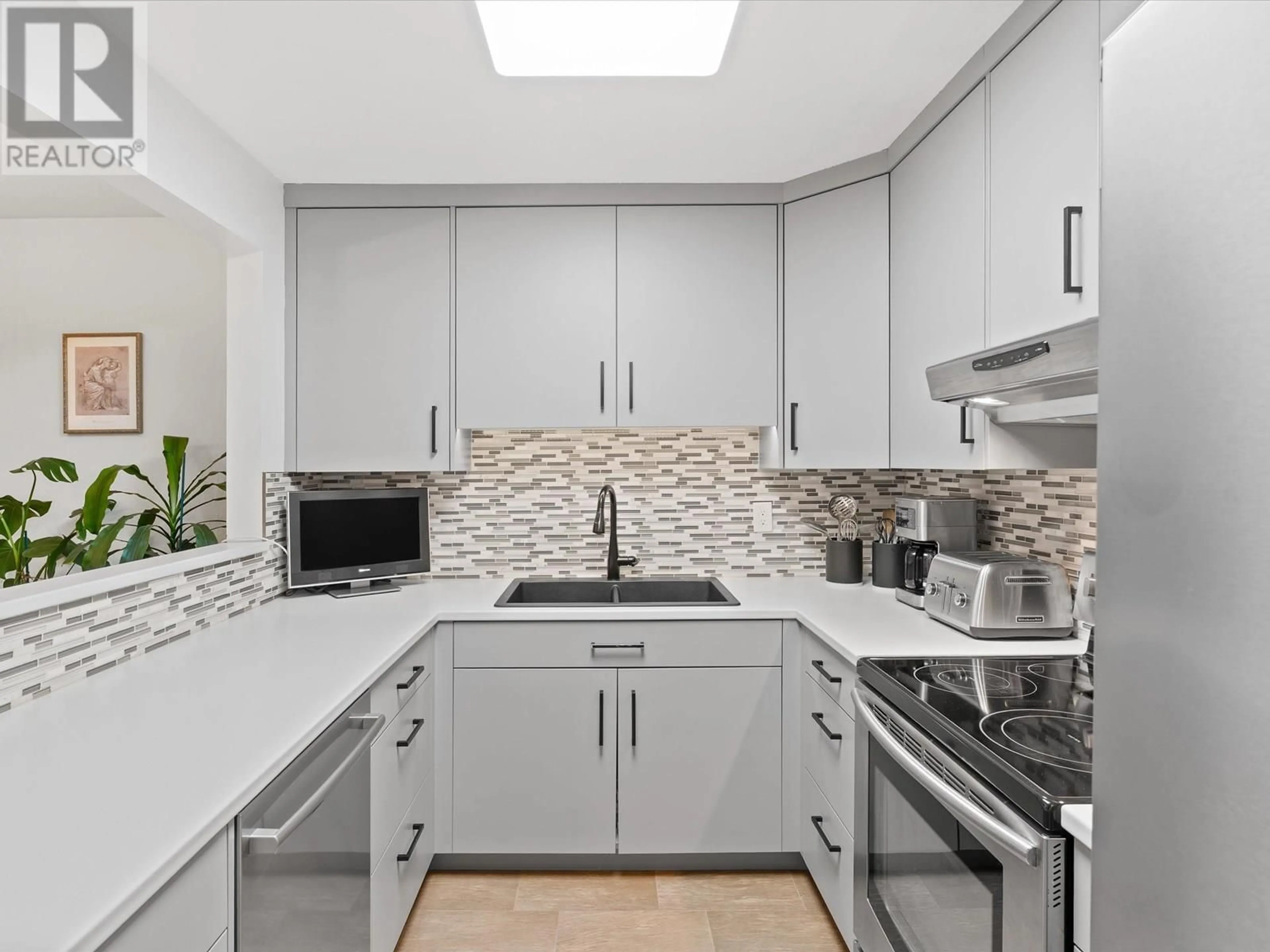Unknown for 411 - 1000 BOWRON COURT, North Vancouver British Columbia V7H2V9
