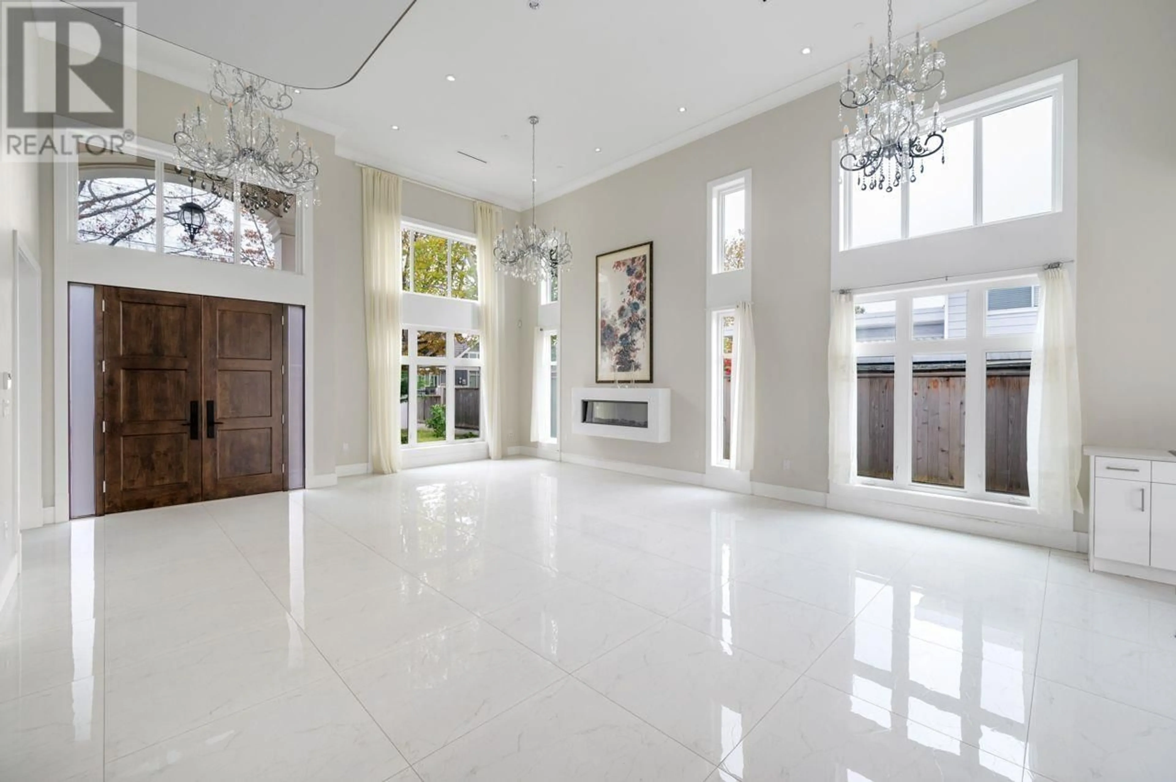 Indoor foyer for 3411 JESMOND AVENUE, Richmond British Columbia V7E1C2