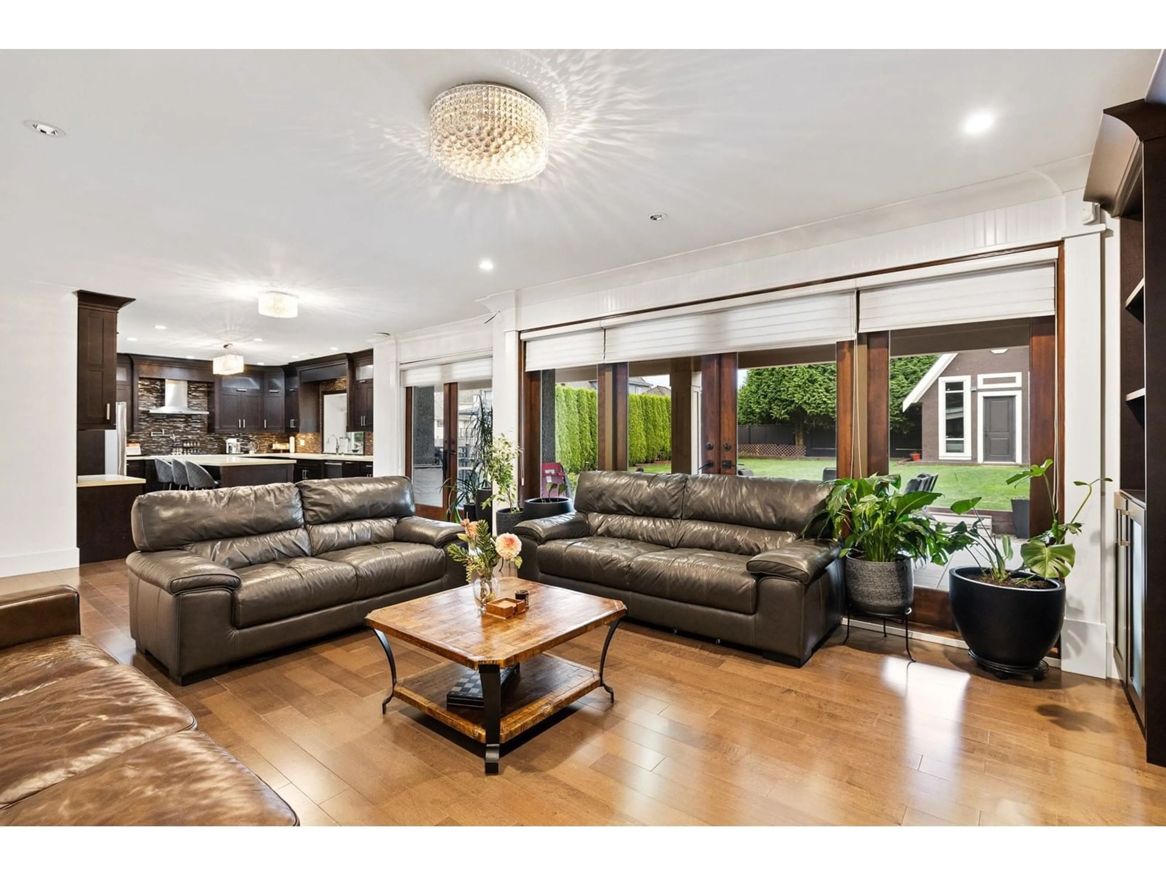 Living room with furniture, unknown for 16450 87A, Surrey British Columbia V4N1E7