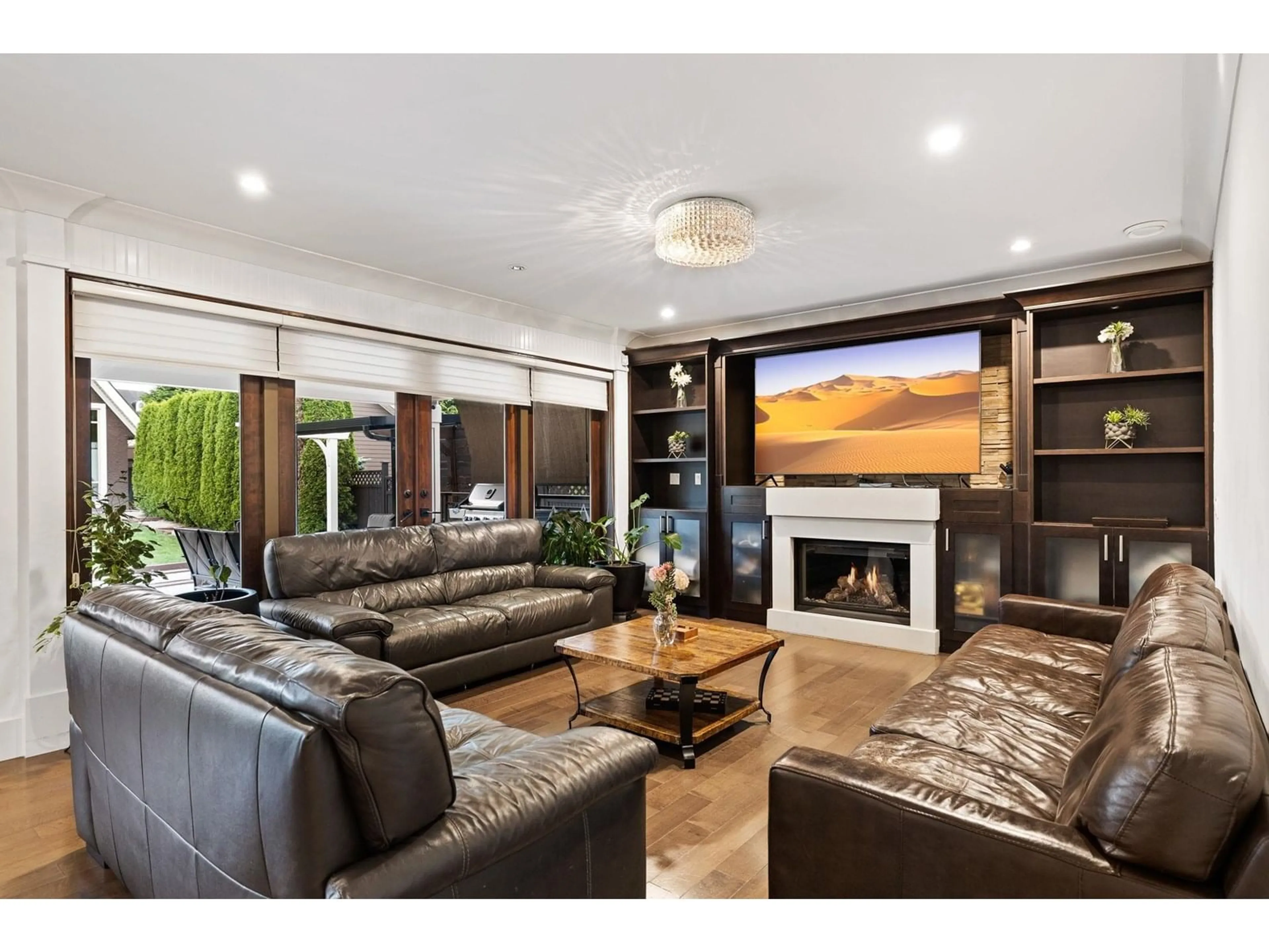 Living room with furniture, unknown for 16450 87A, Surrey British Columbia V4N1E7