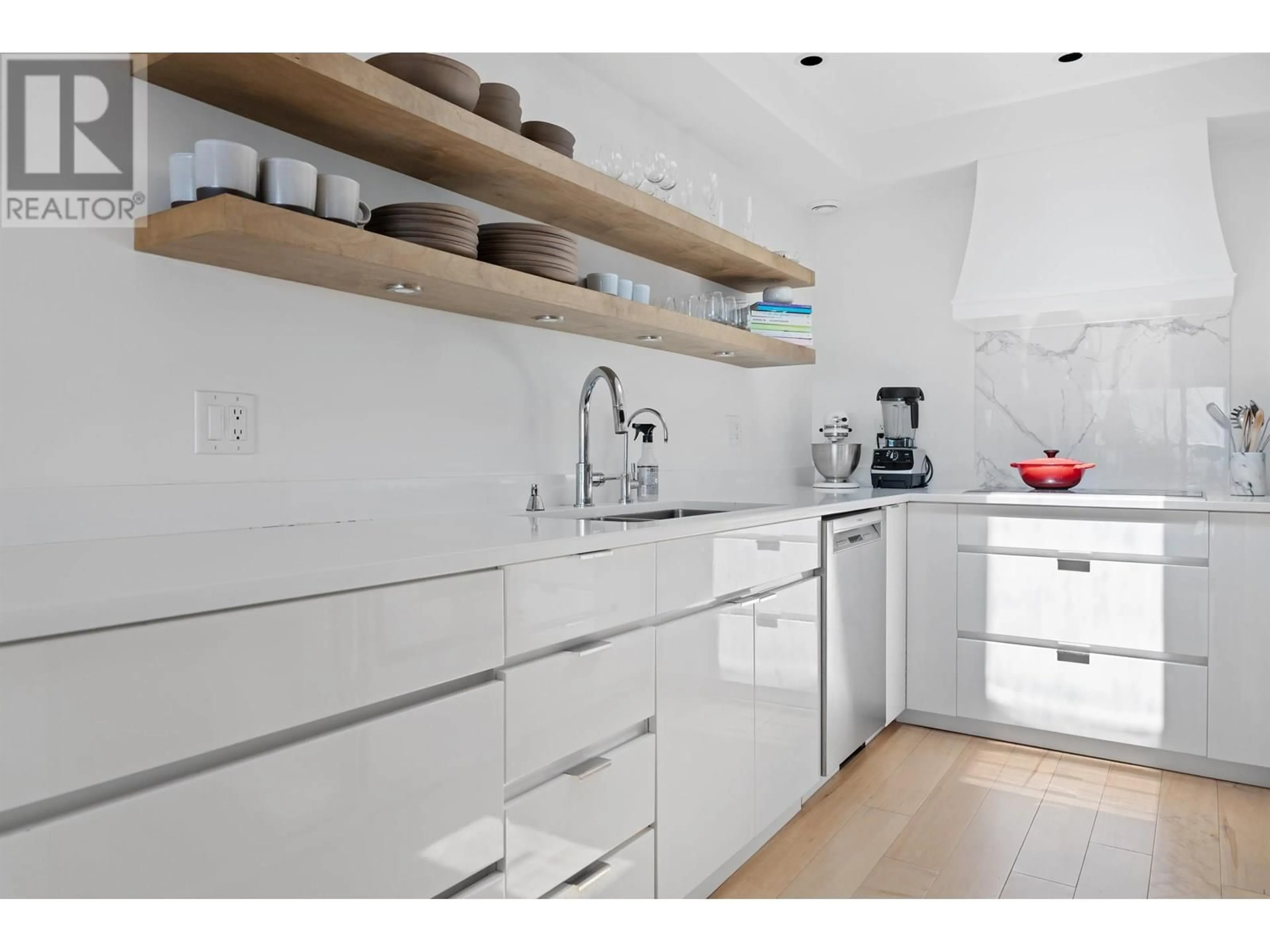 Contemporary kitchen, unknown for 41 - 2238 FOLKESTONE WAY, West Vancouver British Columbia V7S2X7