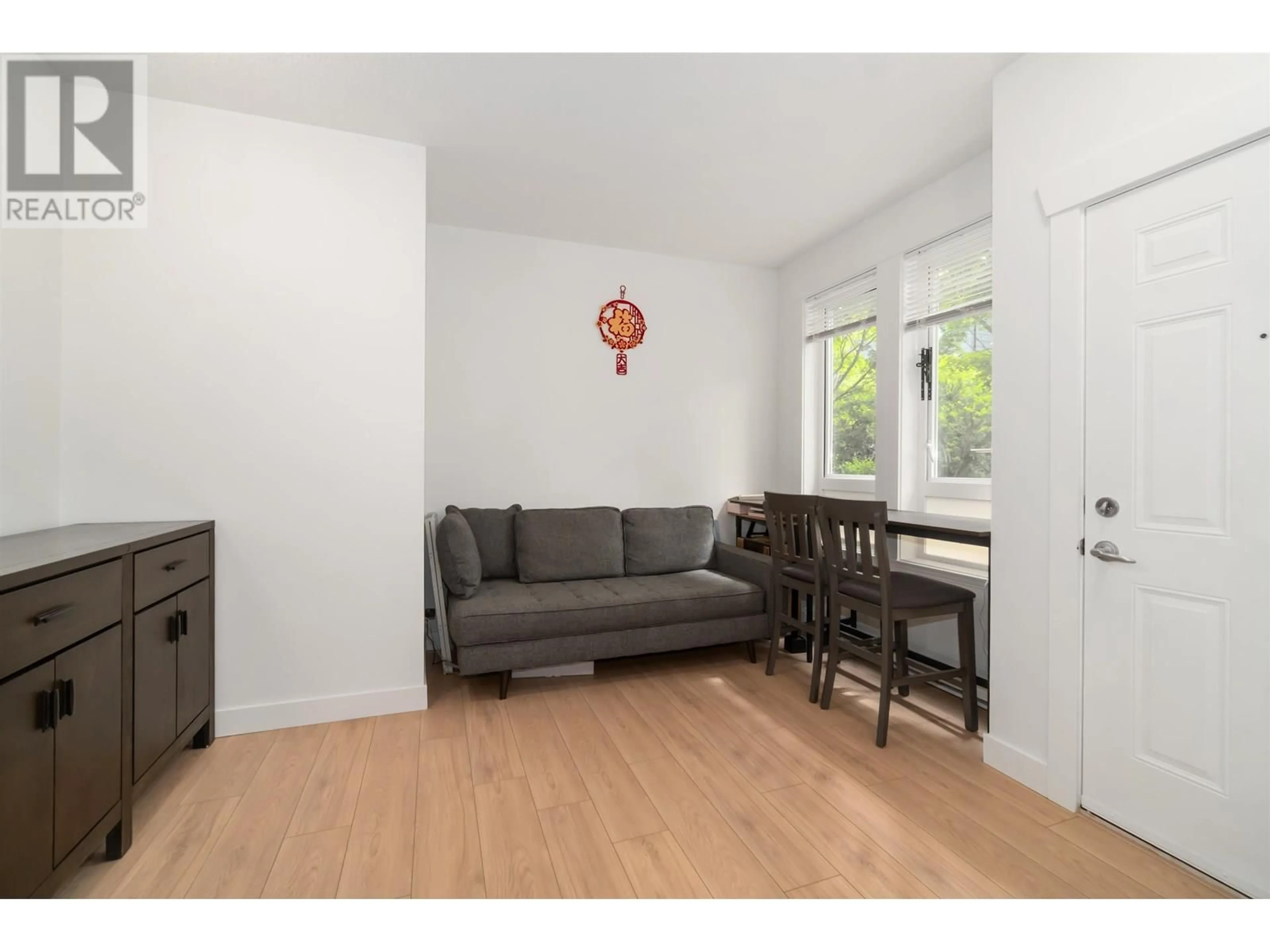 Living room with furniture, wood/laminate floor for 26 - 6538 ELGIN AVENUE, Burnaby British Columbia V5H3S6