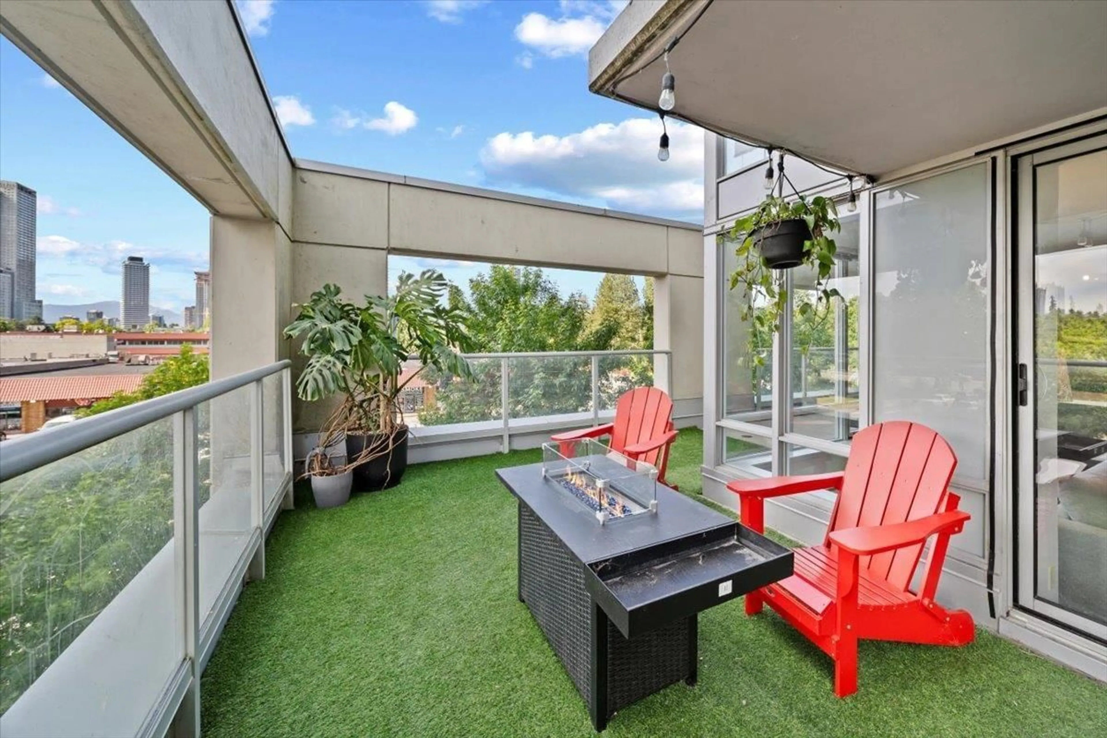 Patio, unknown for 204 - 13688 100, Surrey British Columbia V3T0G5