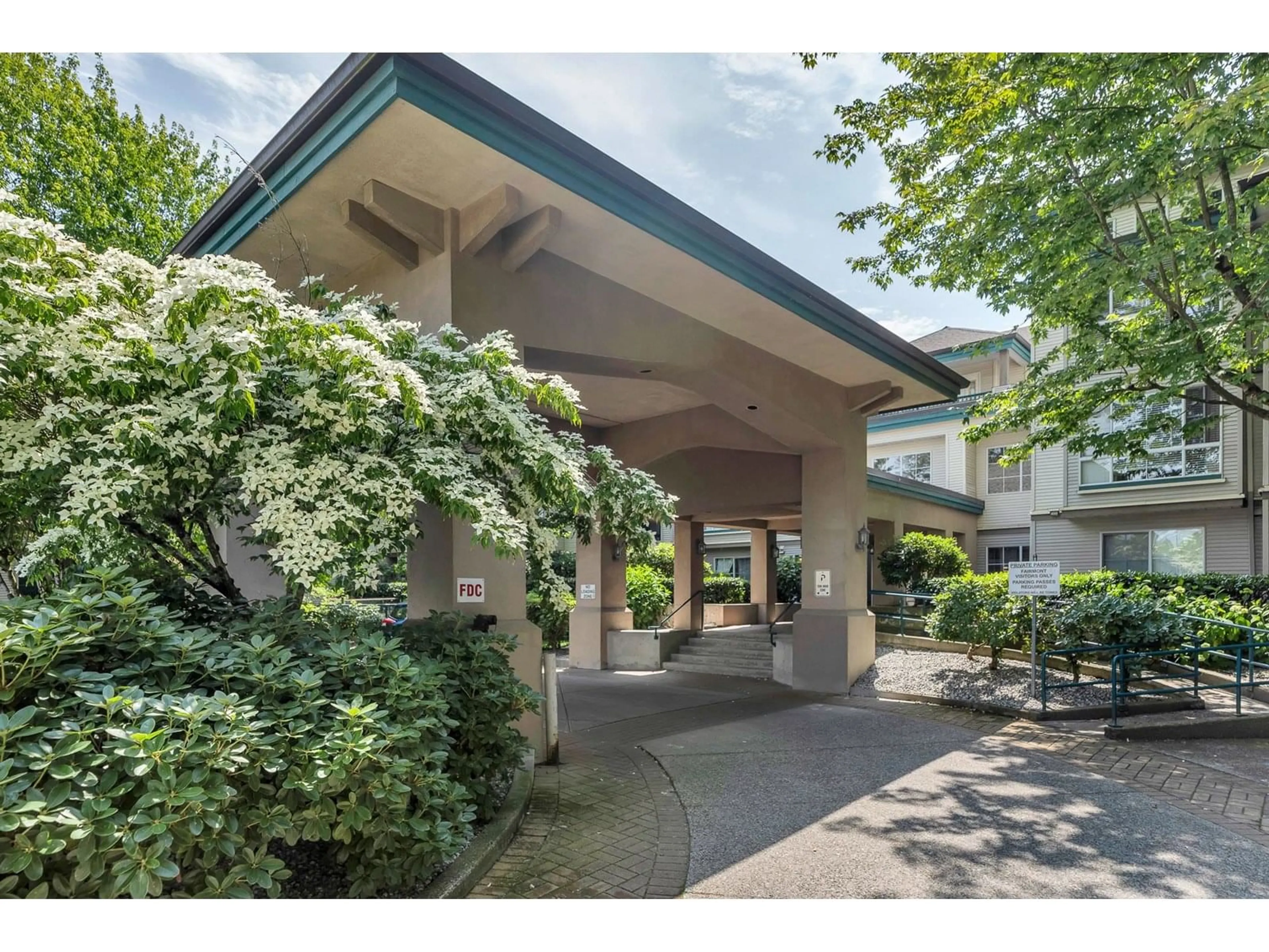 Indoor foyer for 334 - 19528 FRASER, Surrey British Columbia V3S8P4