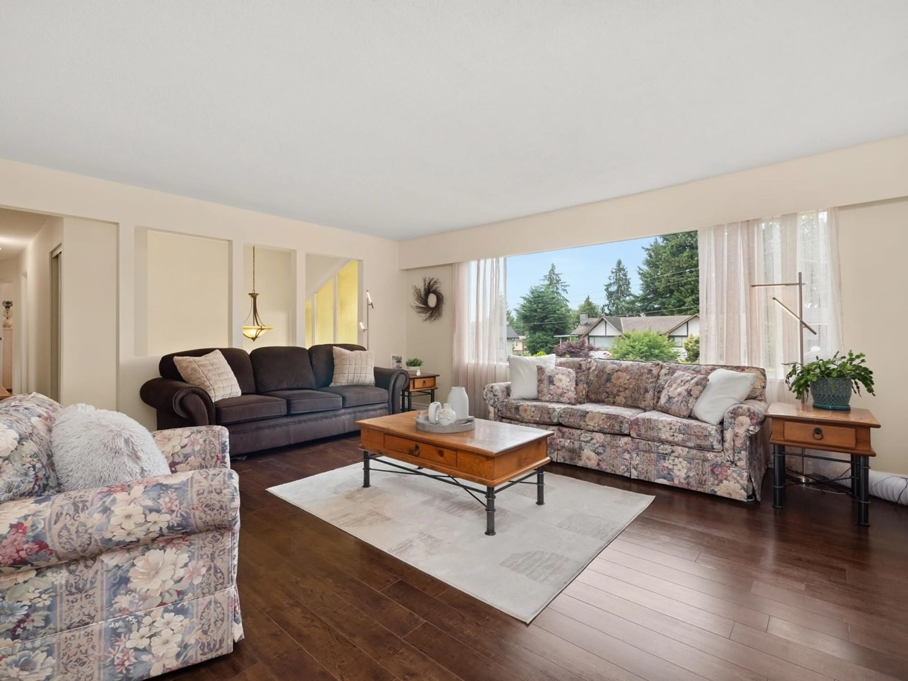 Living room with furniture, wood/laminate floor for 11774 KERR, Delta British Columbia V4C1K1