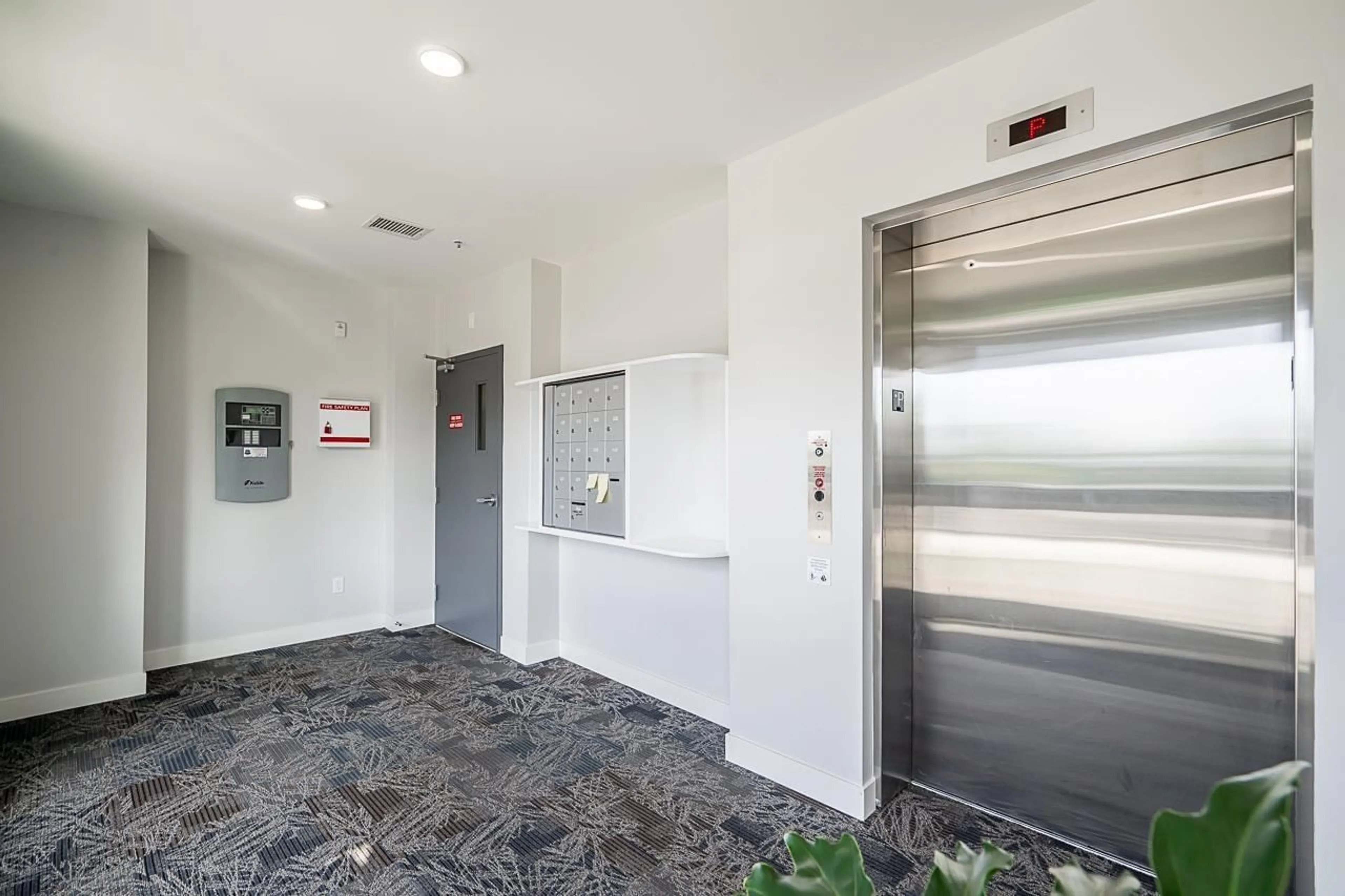 Indoor foyer for 305 - 20081 68, Langley British Columbia V2Y3V7