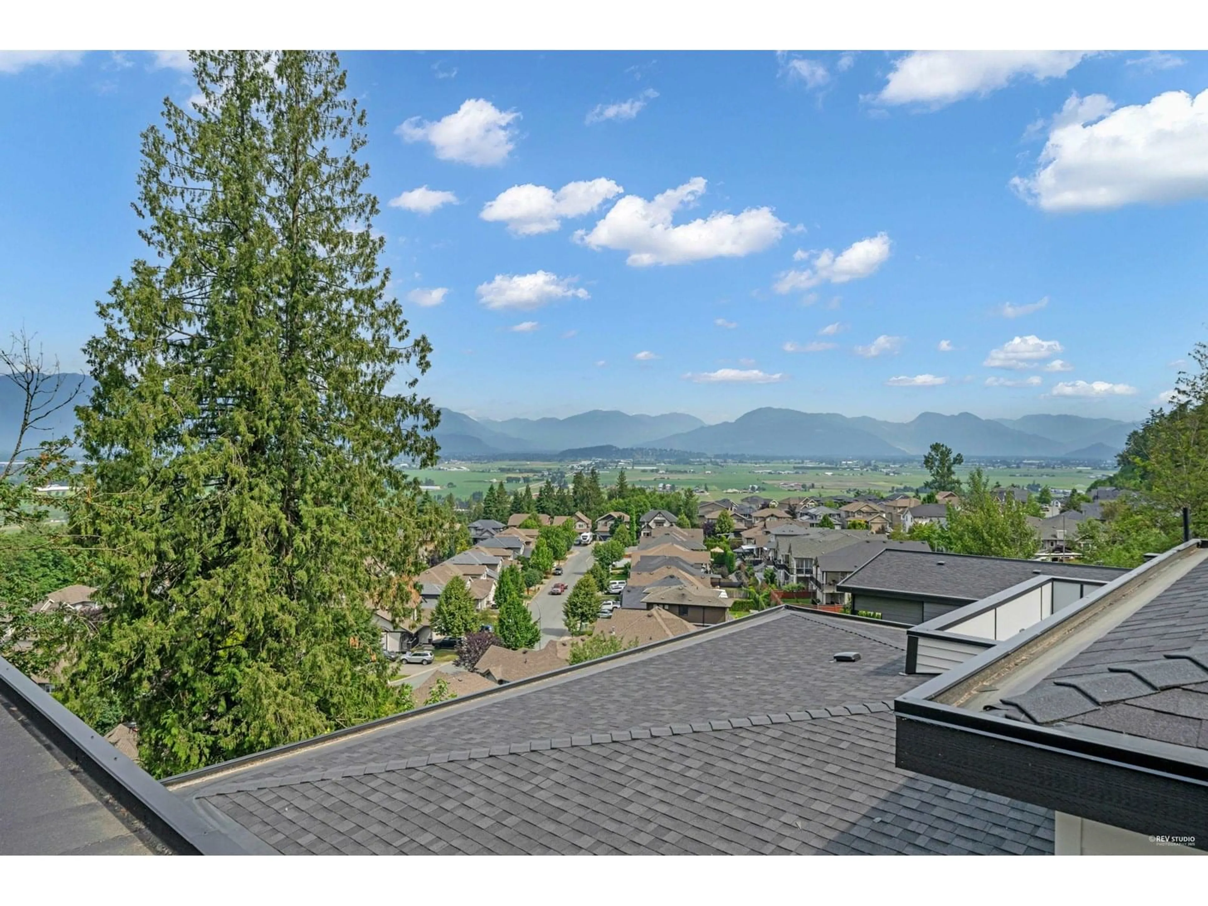 A pic from outside/outdoor area/front of a property/back of a property/a pic from drone, mountain view for 4 - 5988 LINDEMAN STREET, Chilliwack British Columbia V2R0R9