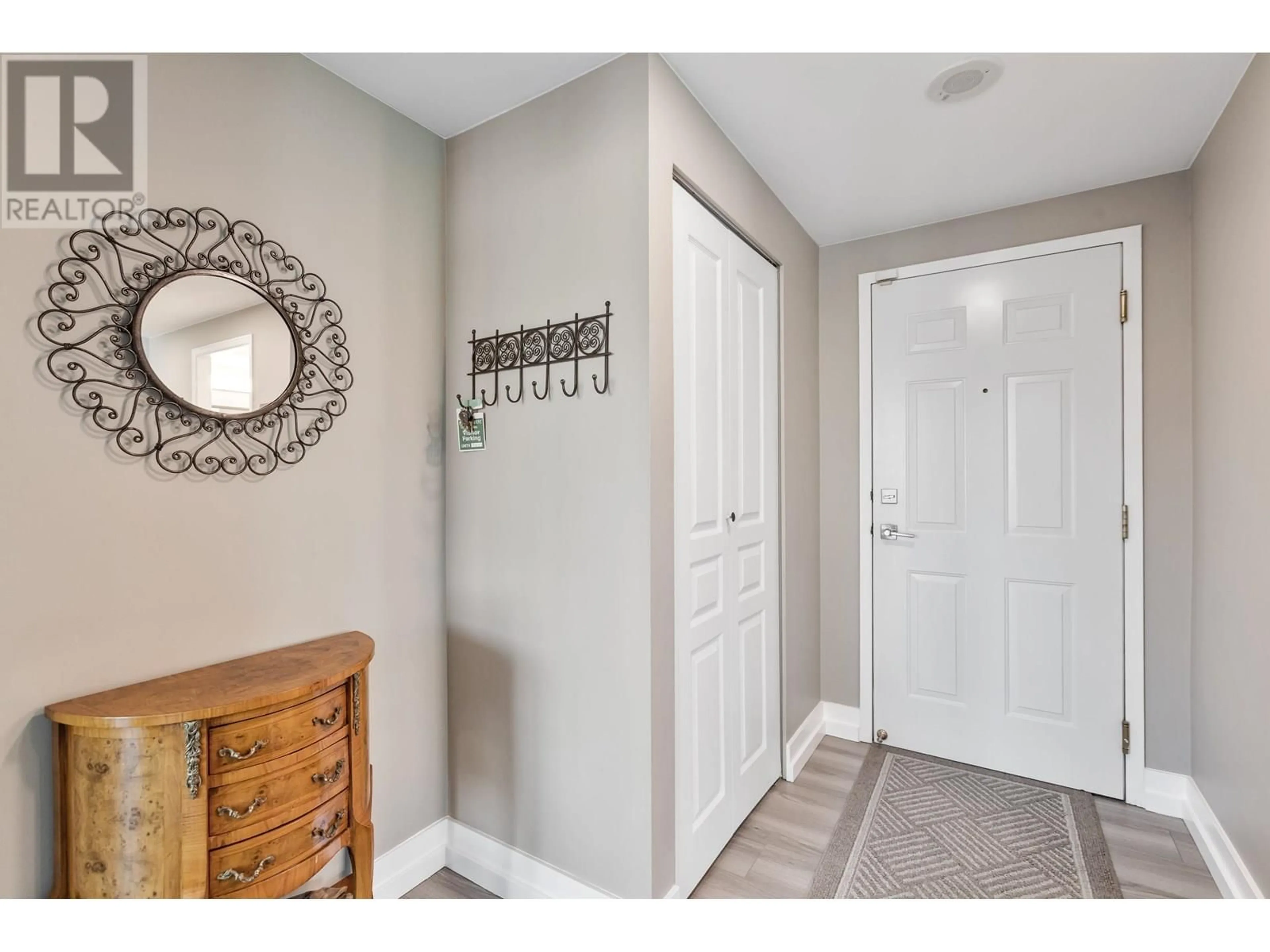 Indoor entryway for 601 - 3071 GLEN DRIVE, Coquitlam British Columbia V3B7R1