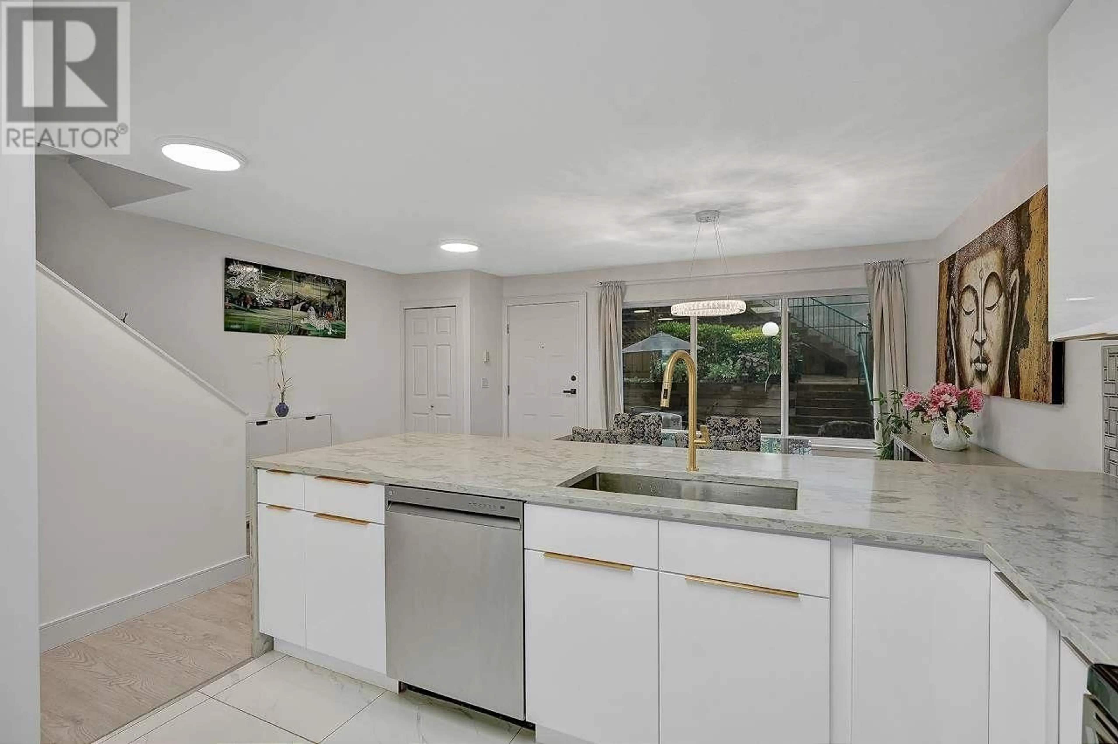 Open concept kitchen, ceramic/tile floor for 144 SHORELINE CIRCLE, Port Moody British Columbia V3H5B3