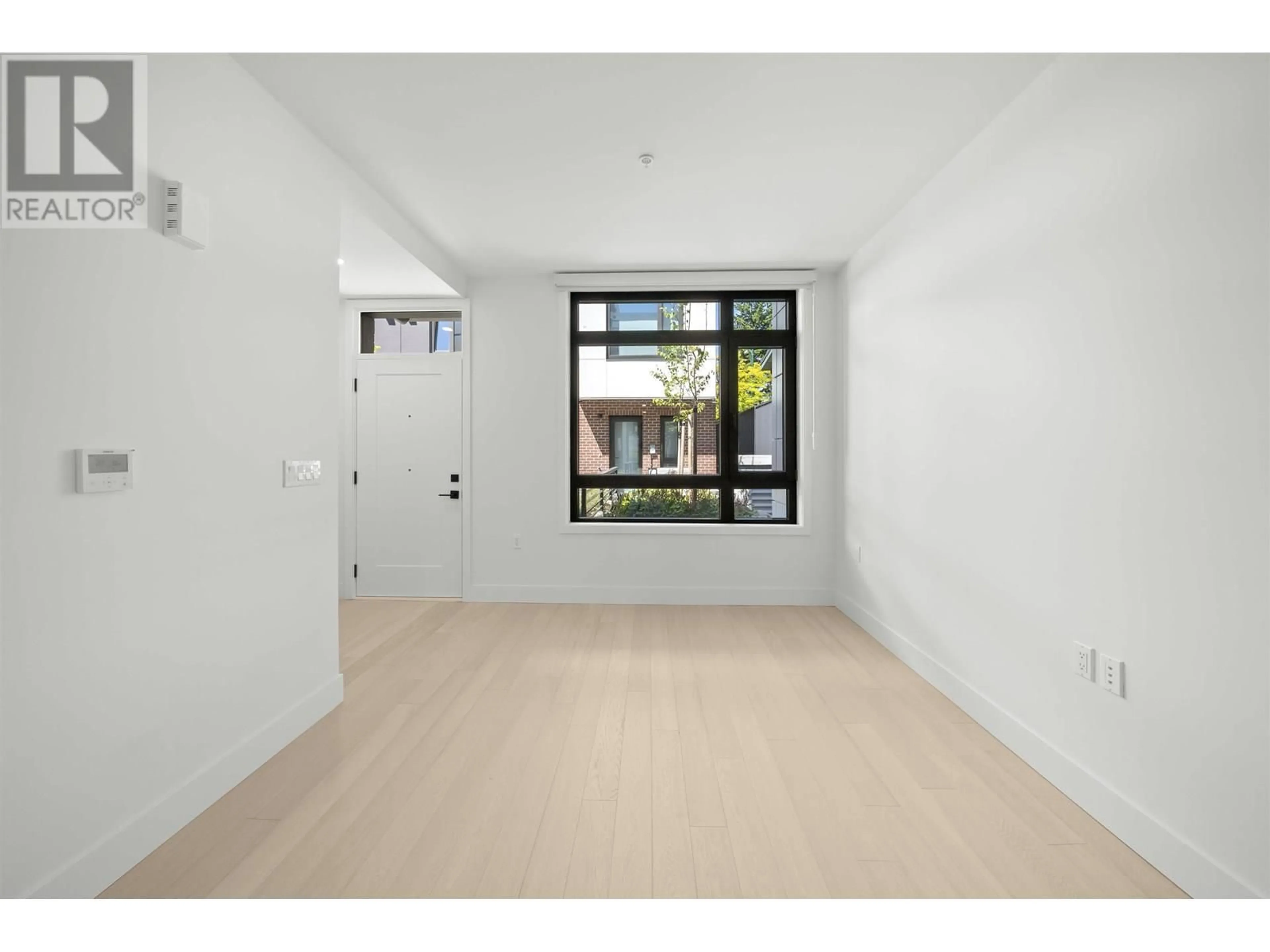 Unknown for 6272 OAK STREET, Vancouver British Columbia V6M2W4