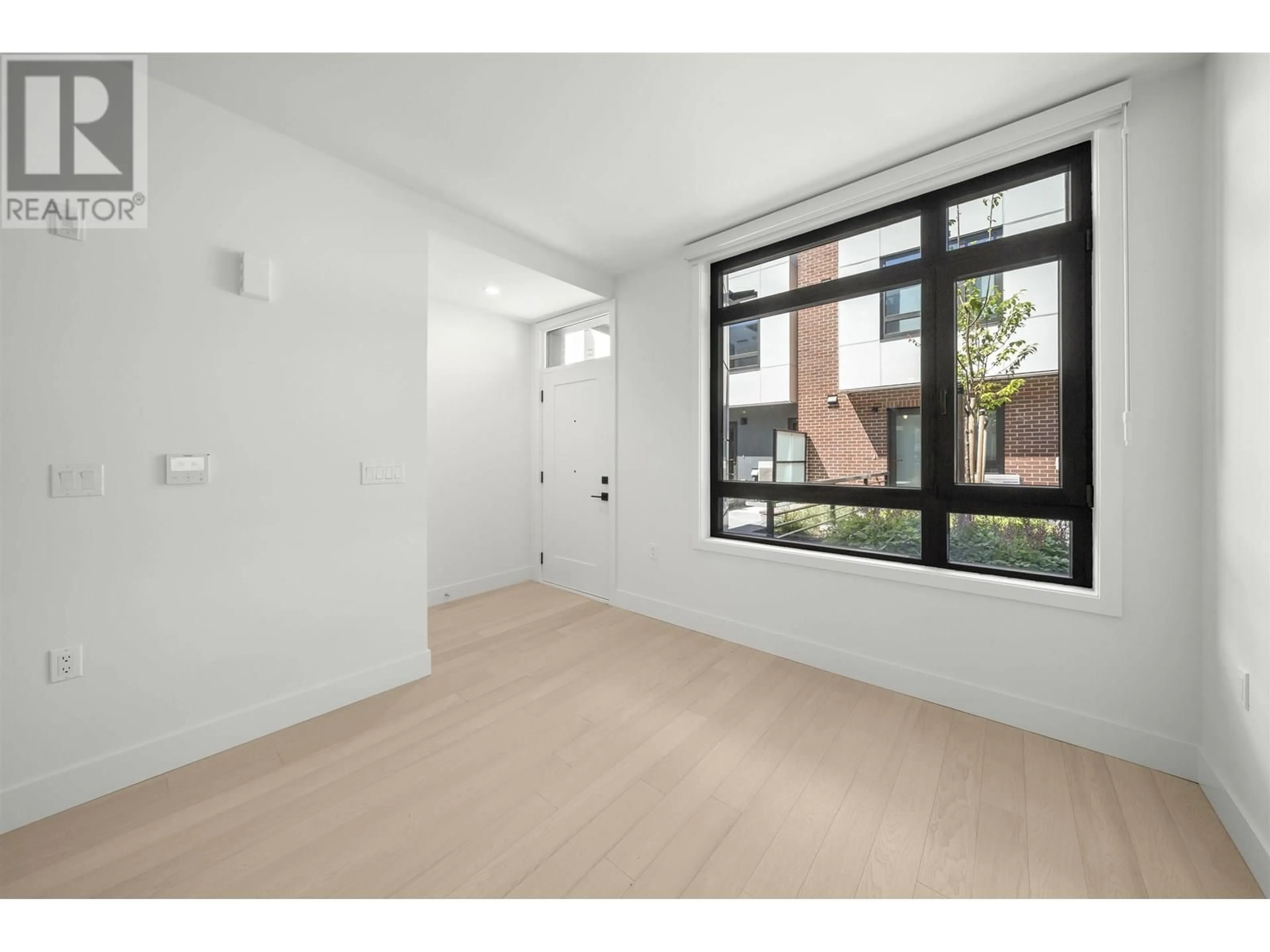 A pic of a room for 6272 OAK STREET, Vancouver British Columbia V6M2W4