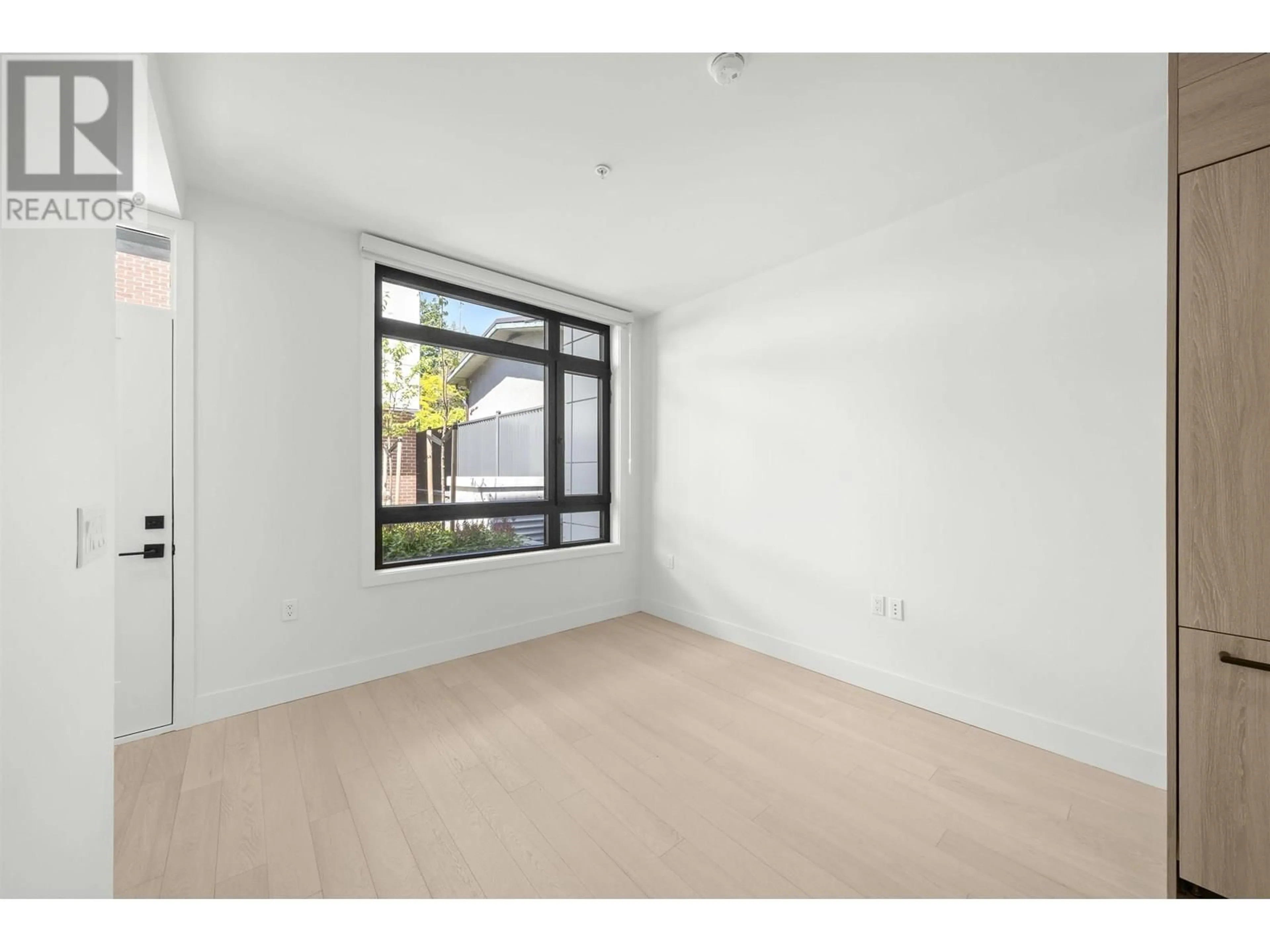 A pic of a room for 6272 OAK STREET, Vancouver British Columbia V6M2W4