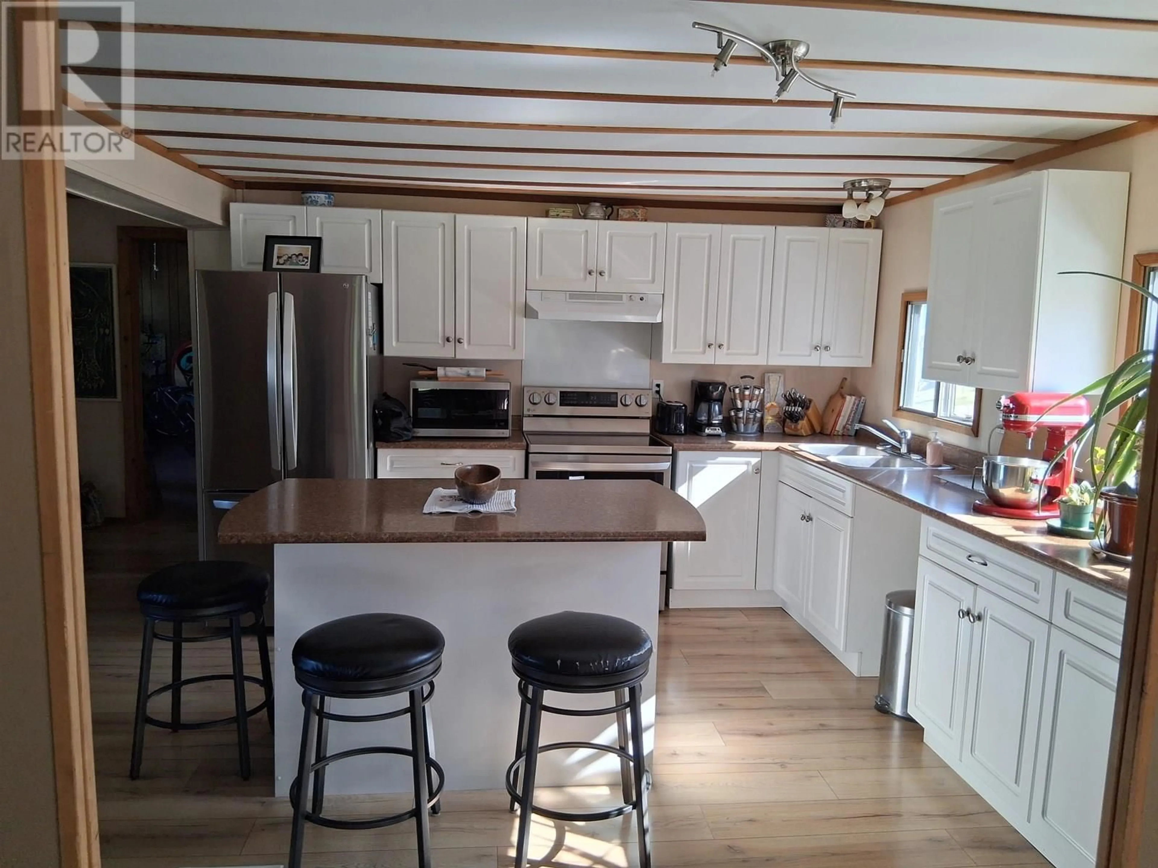 Open concept kitchen, unknown for 2978 FIELDING STREET, Hazelton British Columbia V0J2J0