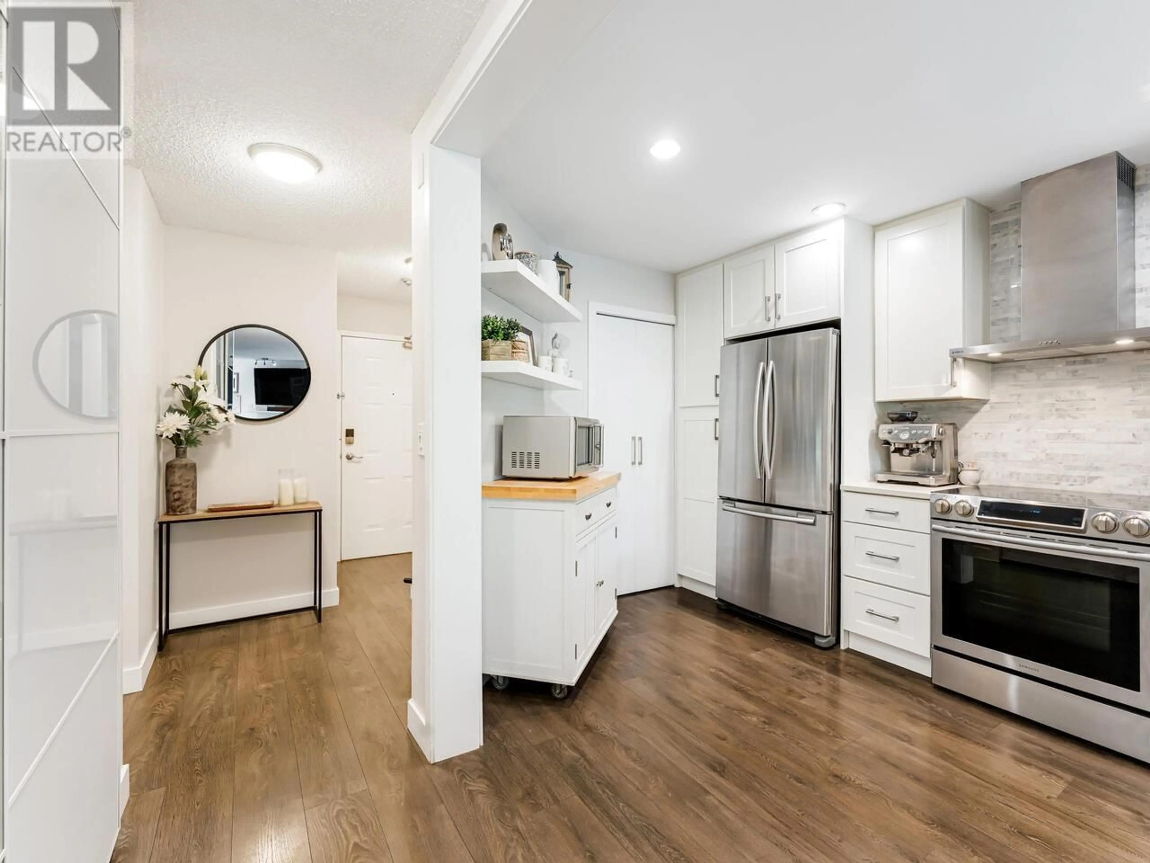 Open concept kitchen, unknown for 214 - 7453 MOFFATT ROAD, Richmond British Columbia V6Y3W1