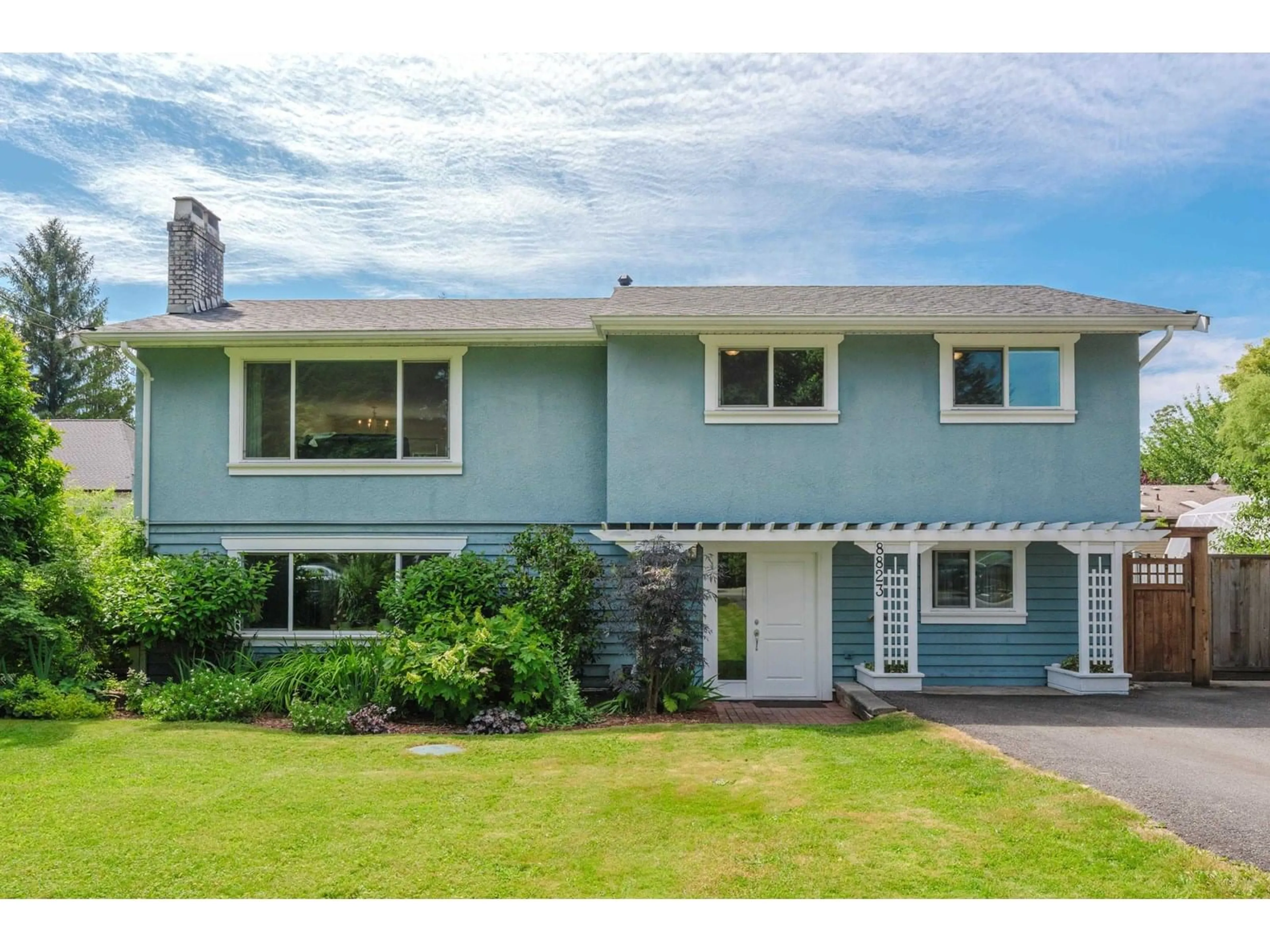 Home with vinyl exterior material, street for 8823 NASH, Langley British Columbia V1M2R9