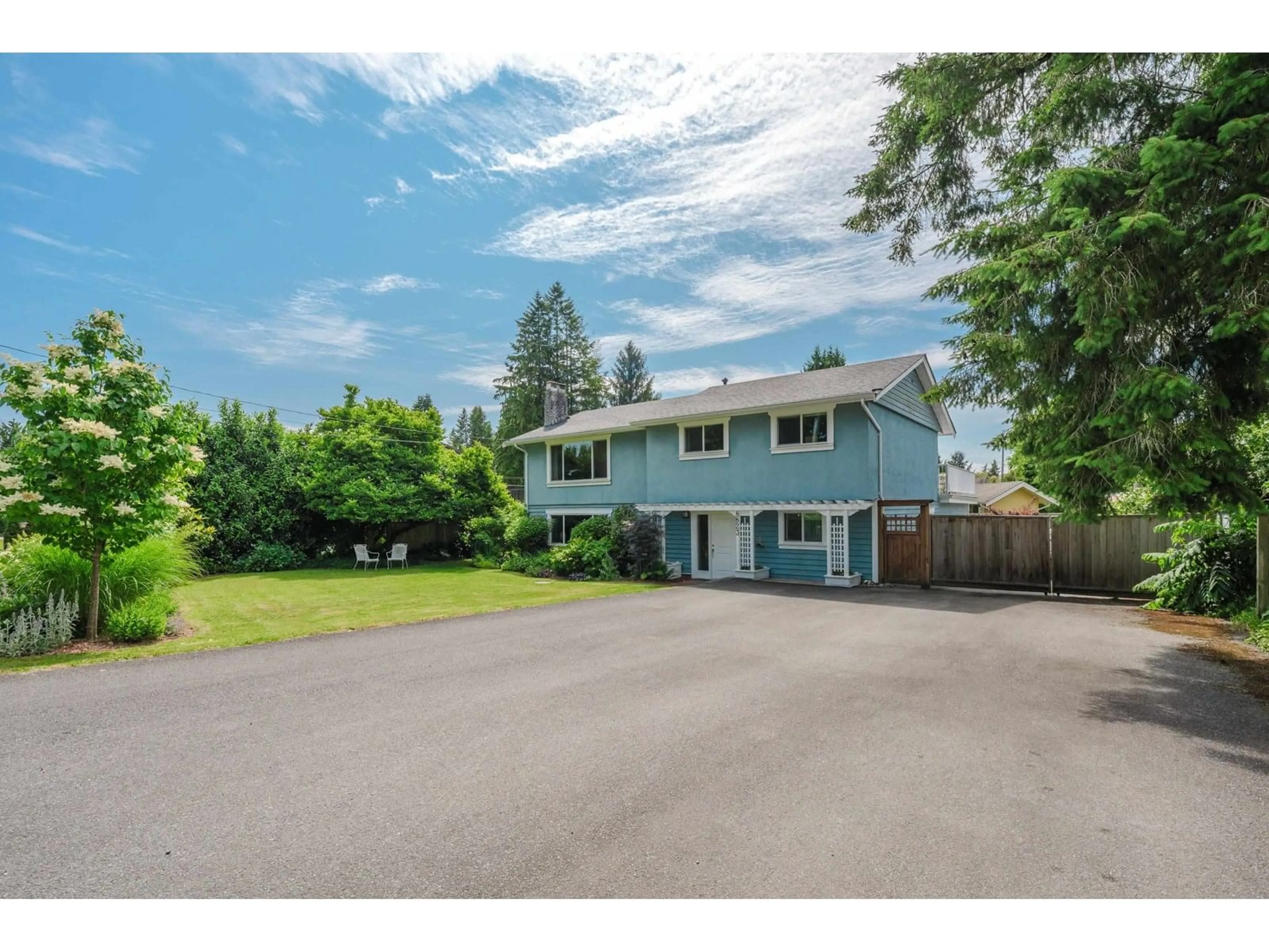 A pic from outside/outdoor area/front of a property/back of a property/a pic from drone, street for 8823 NASH, Langley British Columbia V1M2R9