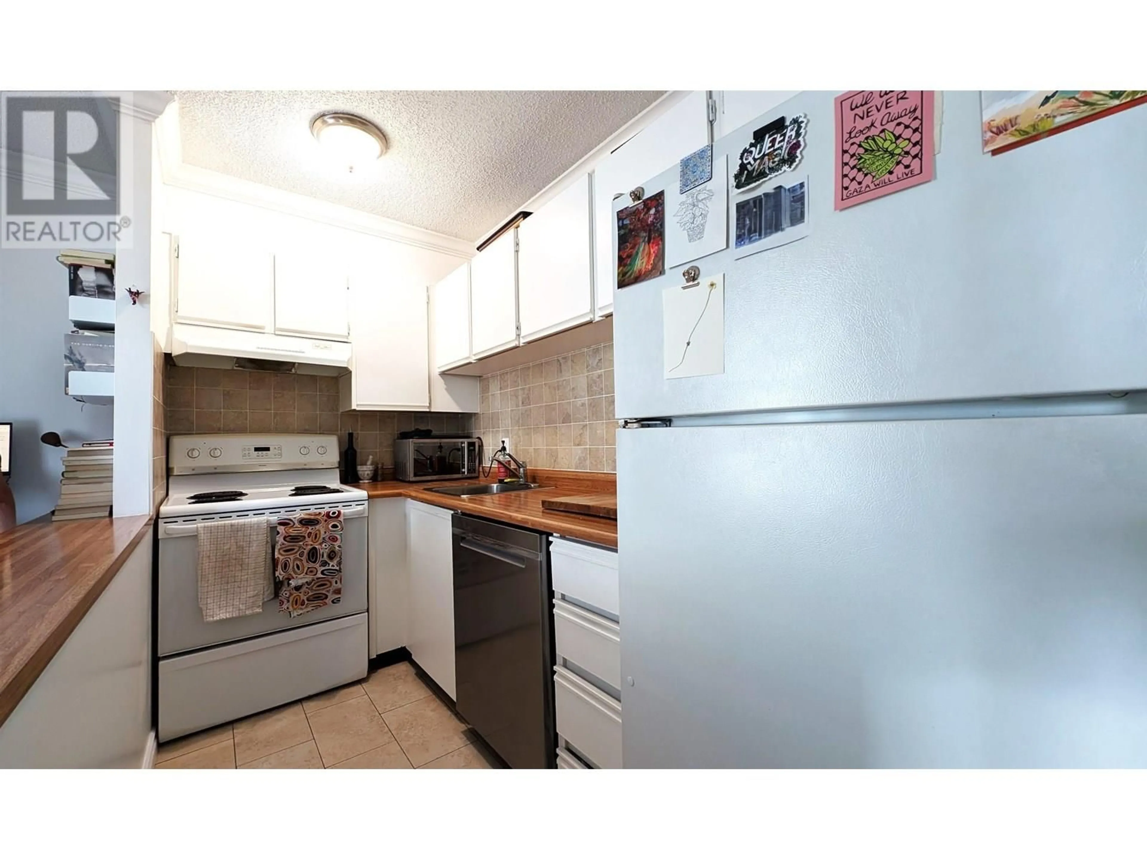 Standard kitchen, unknown for 903 - 1330 HORNBY STREET, Vancouver British Columbia V6Z1W5