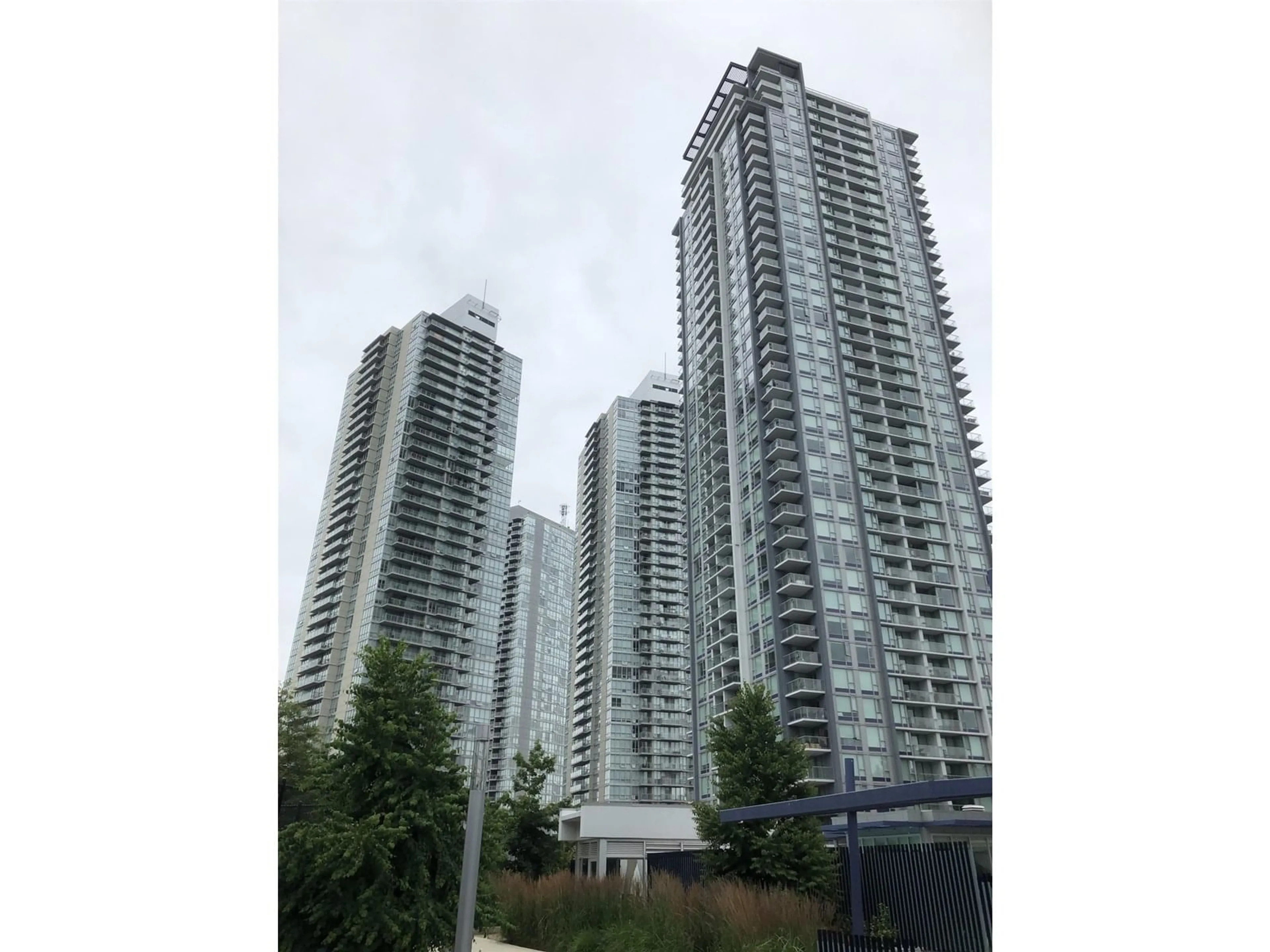 Unknown for 4110 - 13750 100, Surrey British Columbia V3T0L3