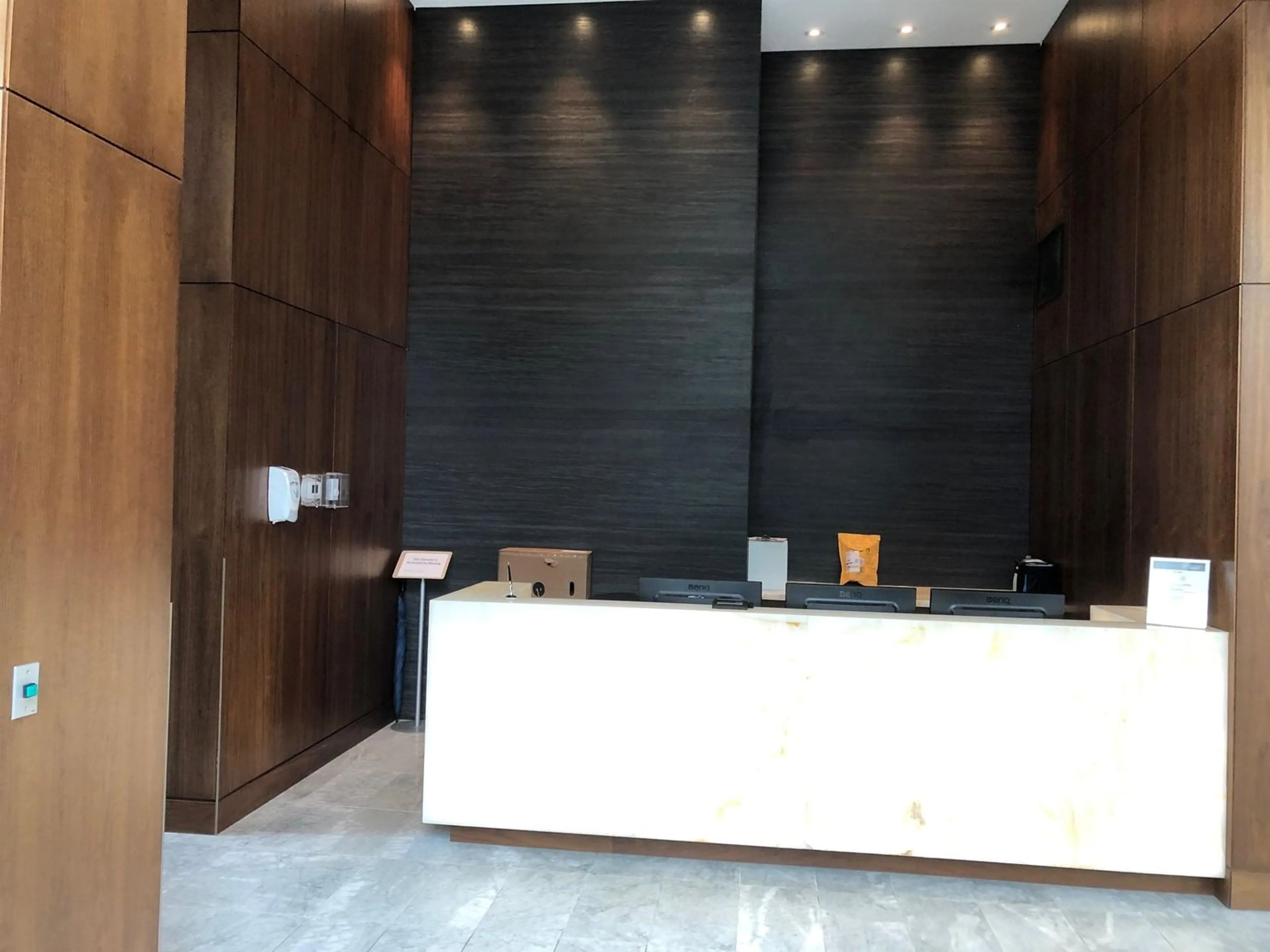 Lobby for 4110 - 13750 100, Surrey British Columbia V3T0L3