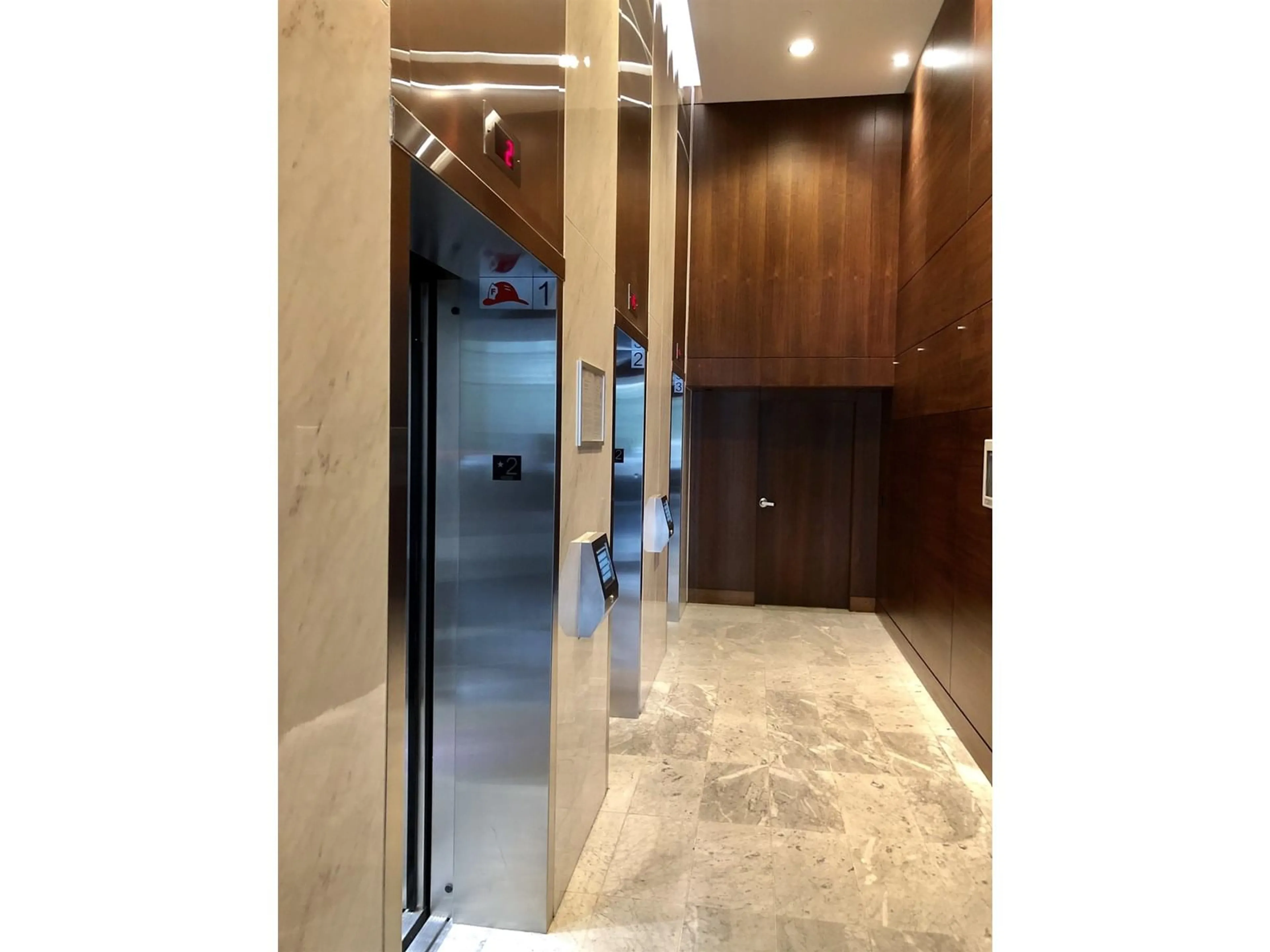Indoor foyer for 4110 - 13750 100, Surrey British Columbia V3T0L3