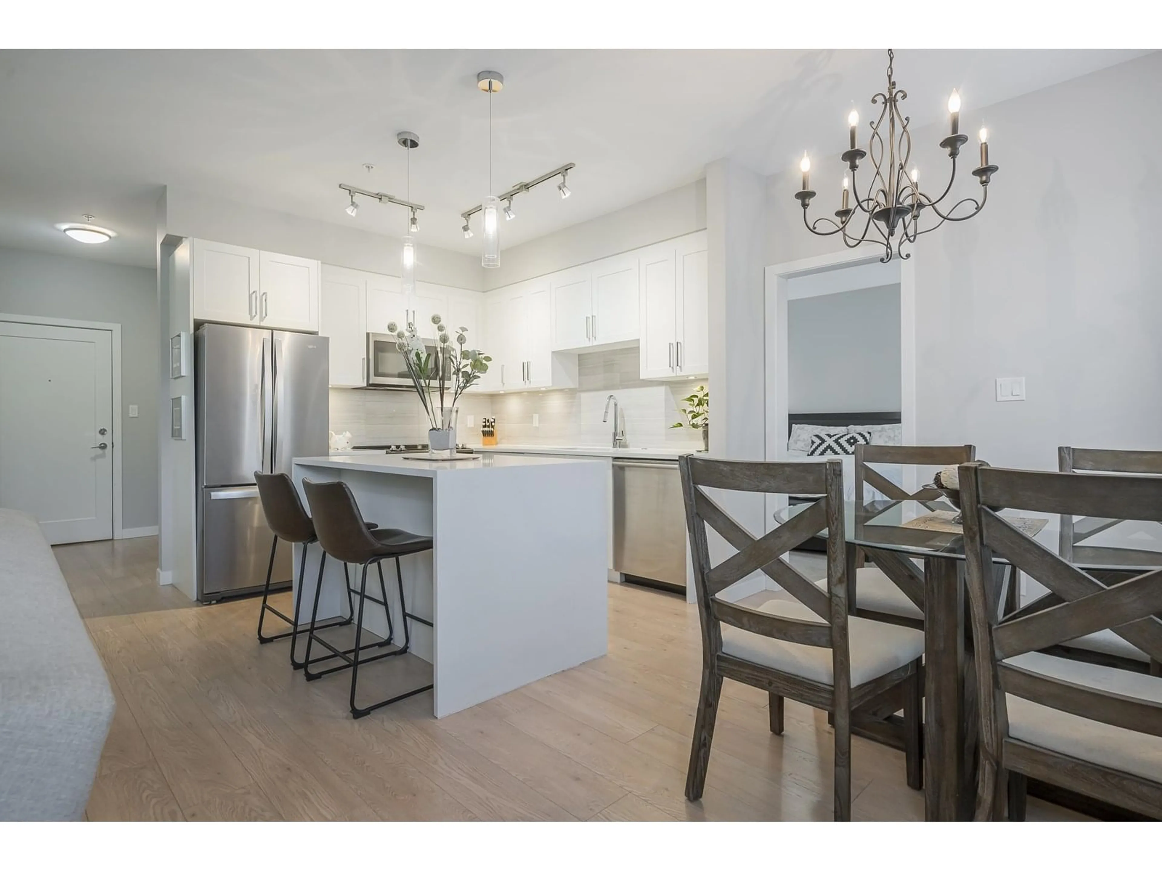 Open concept kitchen, unknown for D109 - 20211 66, Langley British Columbia V2Y0L4