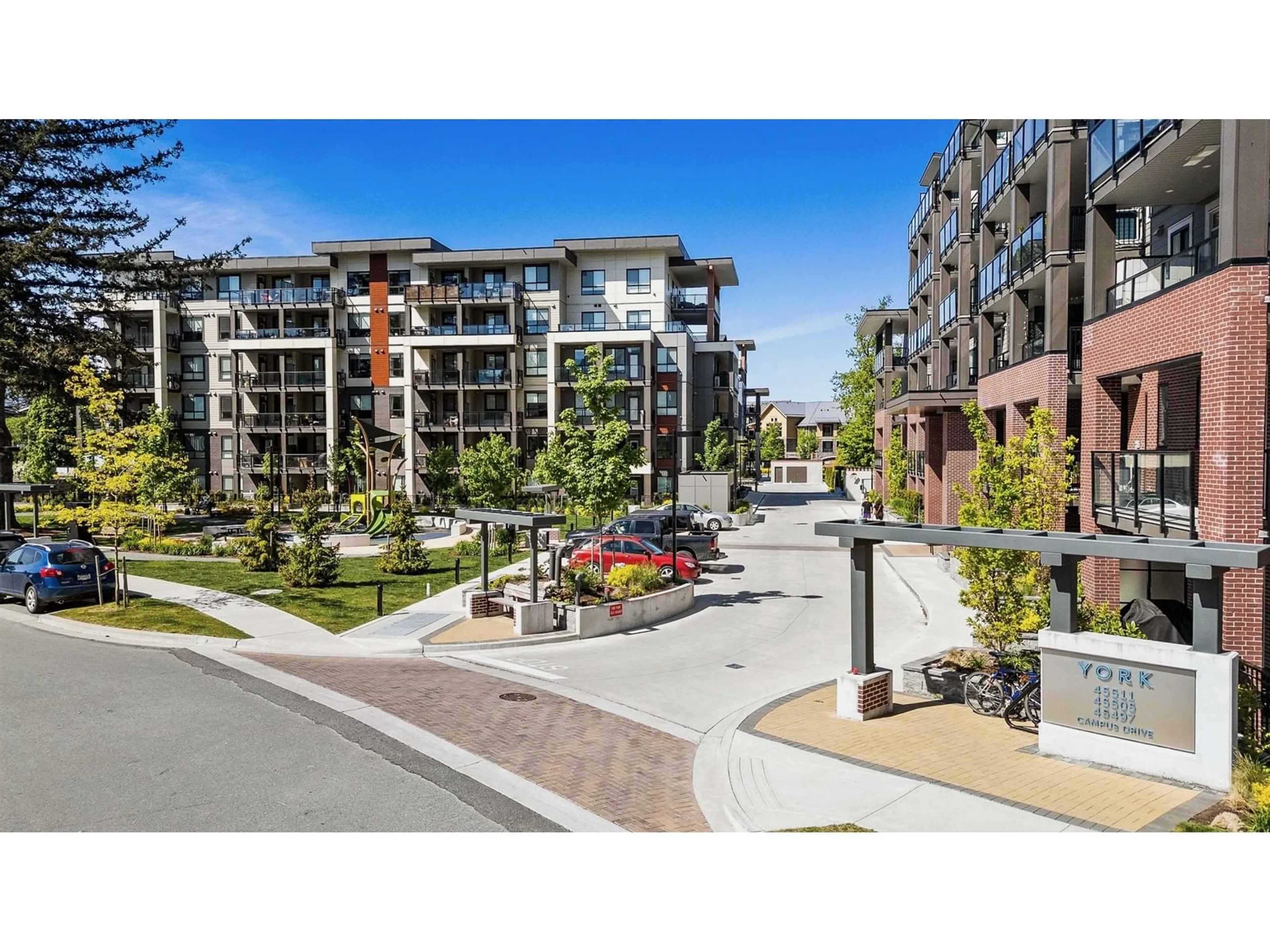 A pic from outside/outdoor area/front of a property/back of a property/a pic from drone, street for 210 - 45505 CAMPUS DRIVE, Chilliwack British Columbia V2R6L2