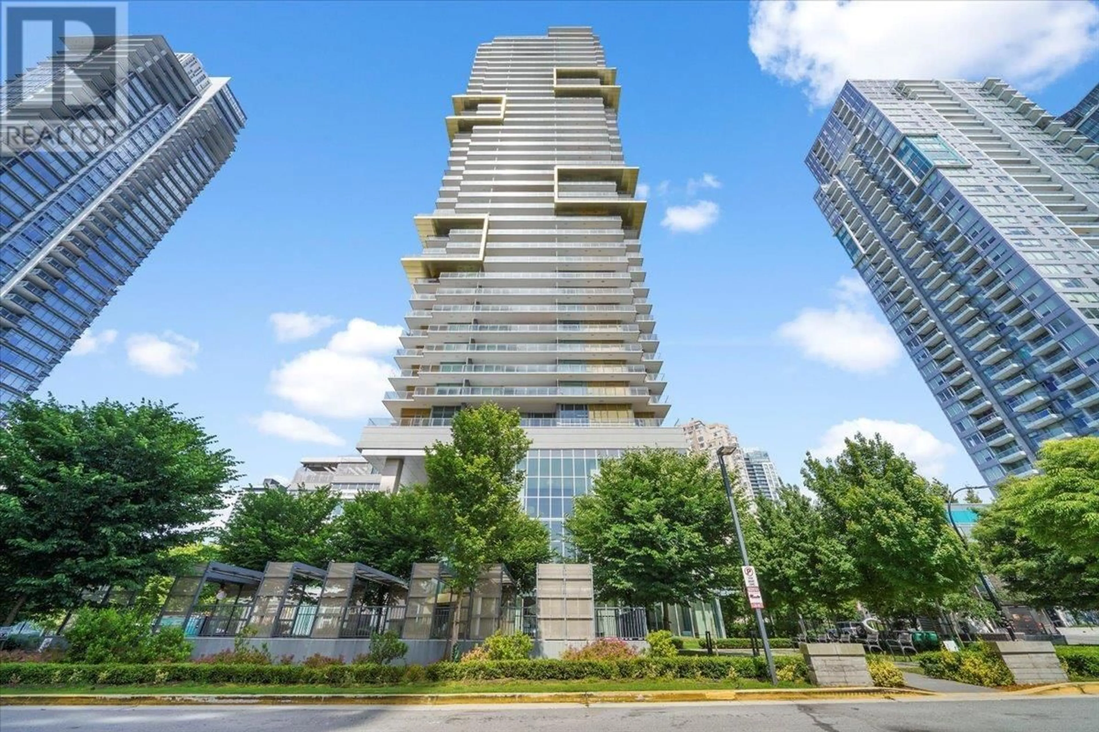 Indoor foyer for 2904 - 6383 MCKAY AVENUE, Burnaby British Columbia V5H0H8