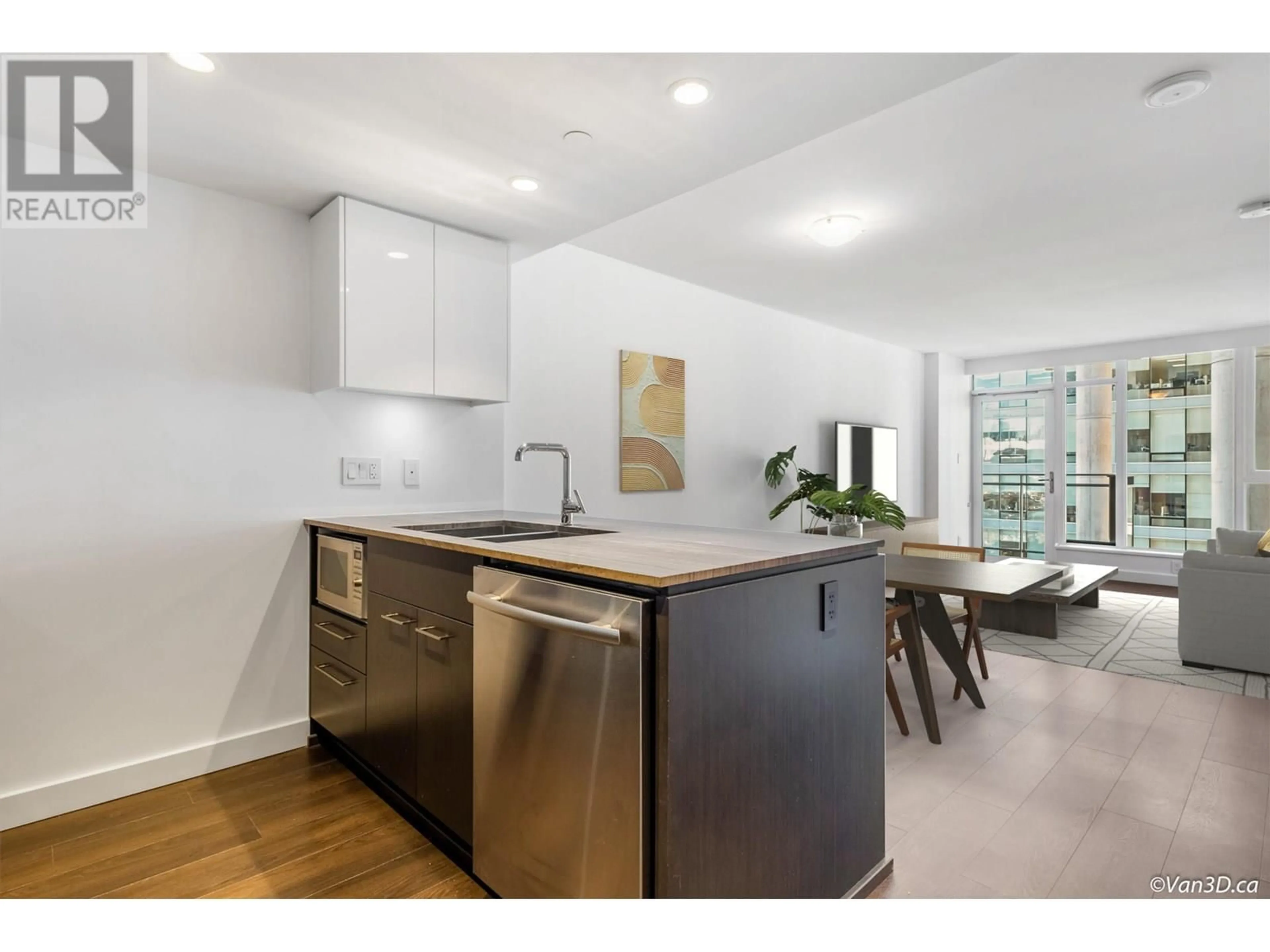 Open concept kitchen, wood/laminate floor for 816 - 1618 QUEBEC STREET, Vancouver British Columbia V6A0C5