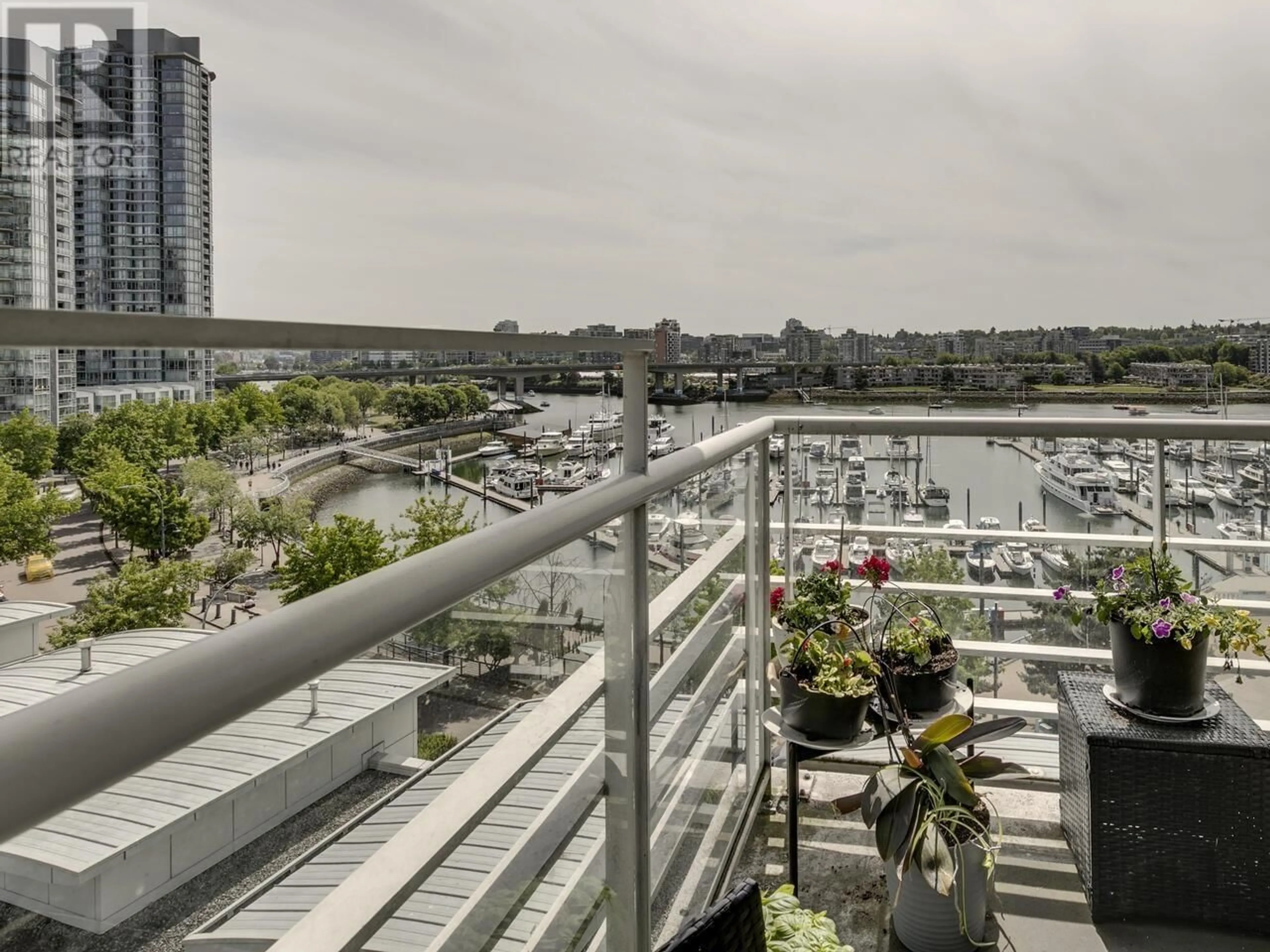 Balcony in the apartment, water/lake/river/ocean view for 802 - 1199 MARINASIDE CRESCENT, Vancouver British Columbia V6Z2Y2