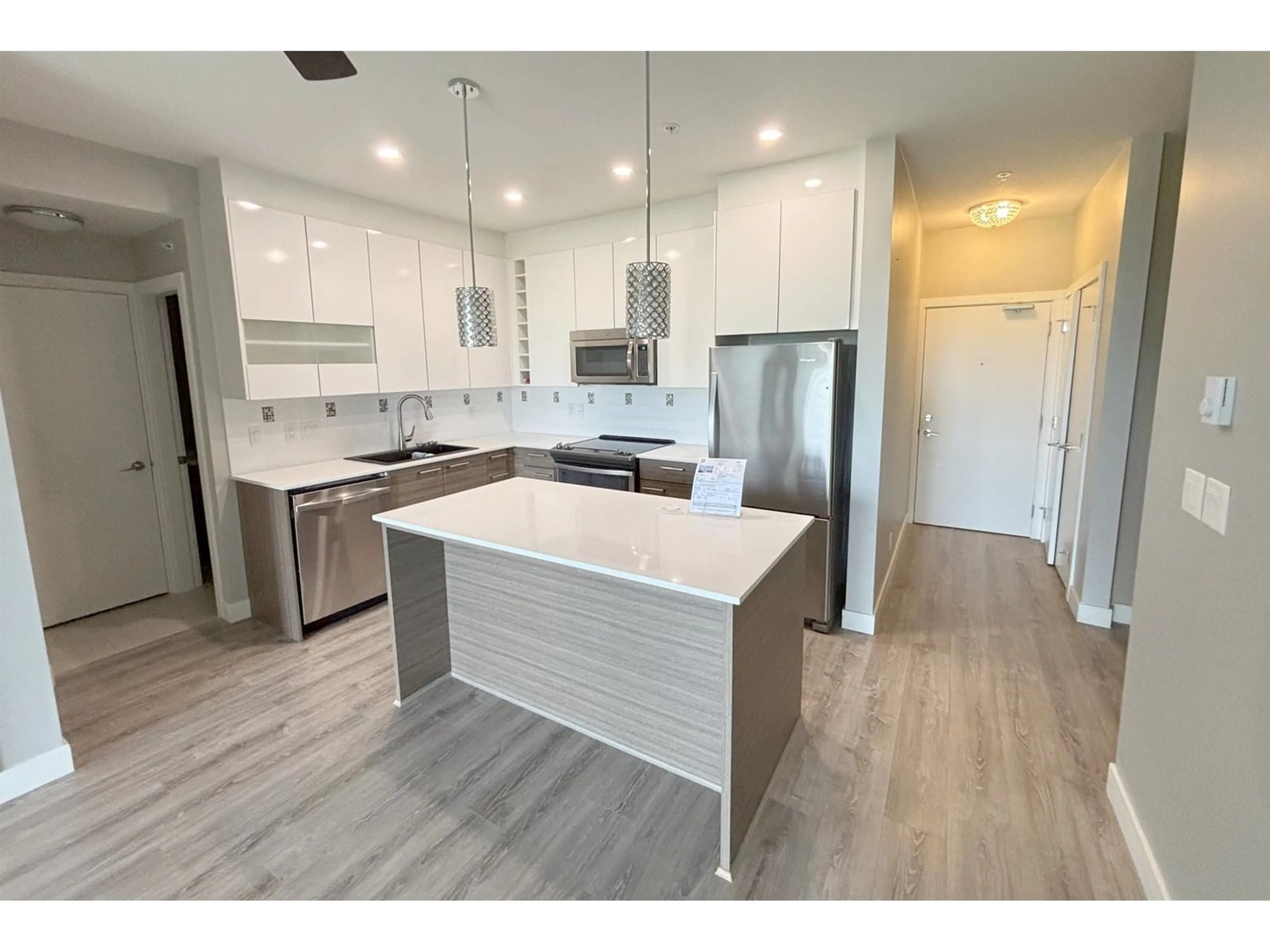 Open concept kitchen, unknown for 307 - 16380 64, Surrey British Columbia V3S6X6