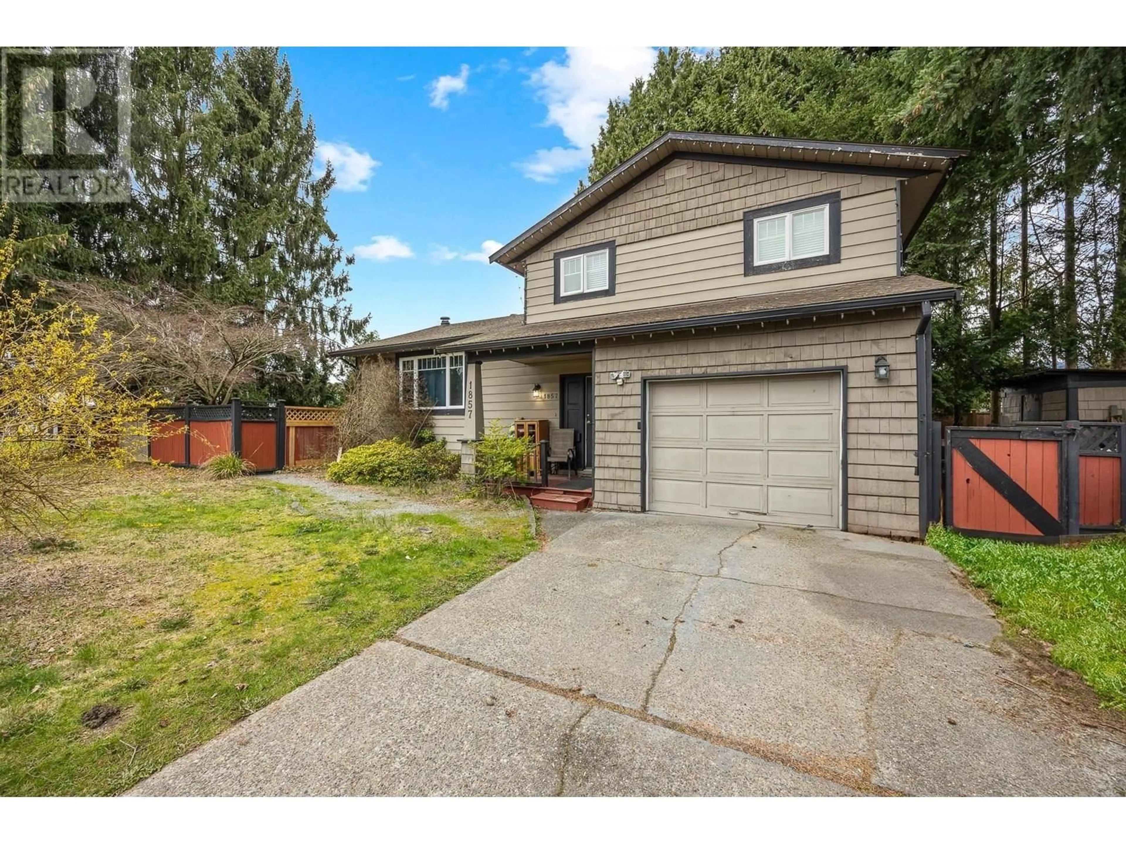 Home with vinyl exterior material, street for 1857 WARWICK AVENUE, Port Coquitlam British Columbia V3C4P6