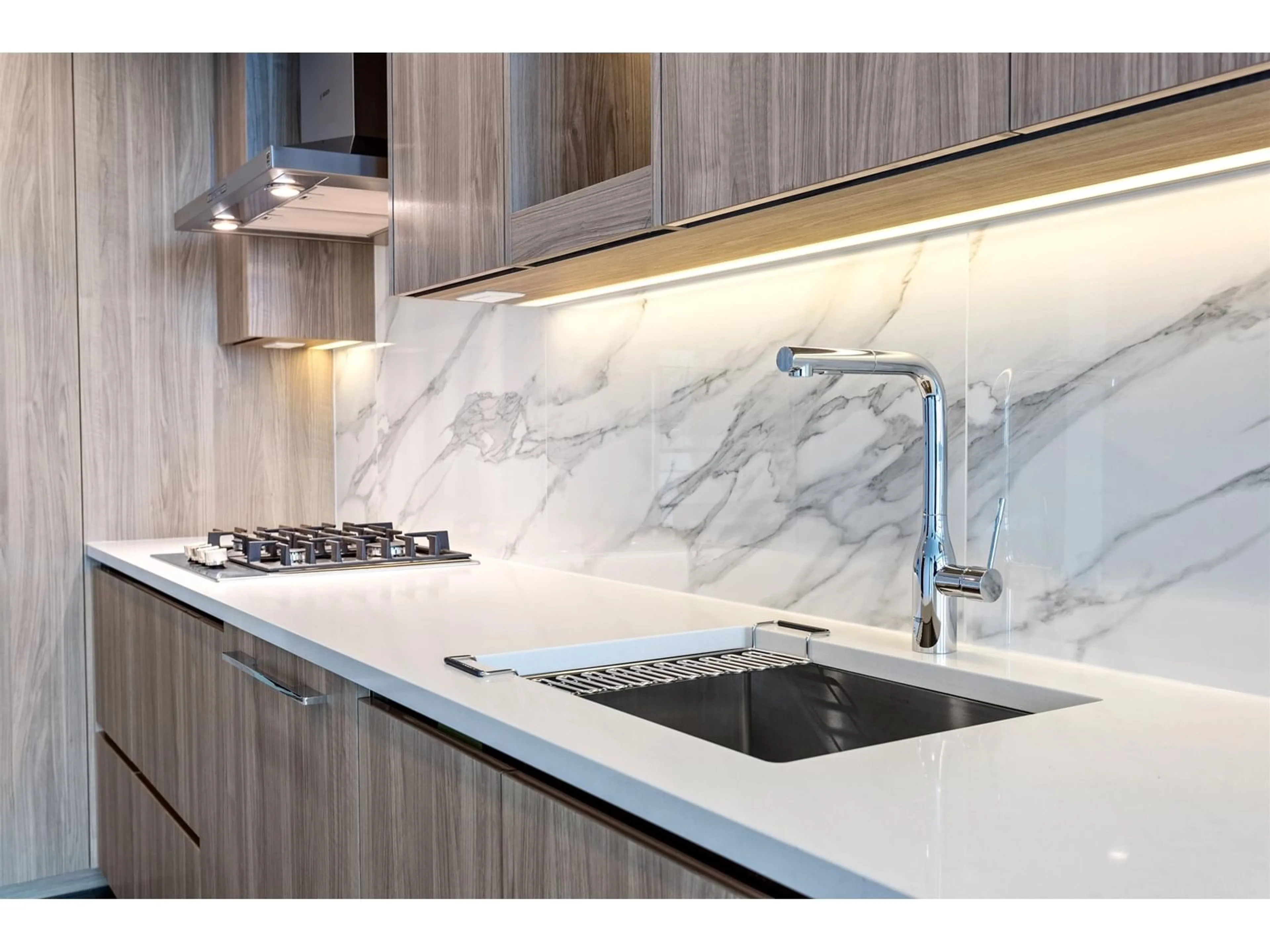 Contemporary kitchen, ceramic/tile floor for 1506 - 13788 100, Surrey British Columbia V3T0V3