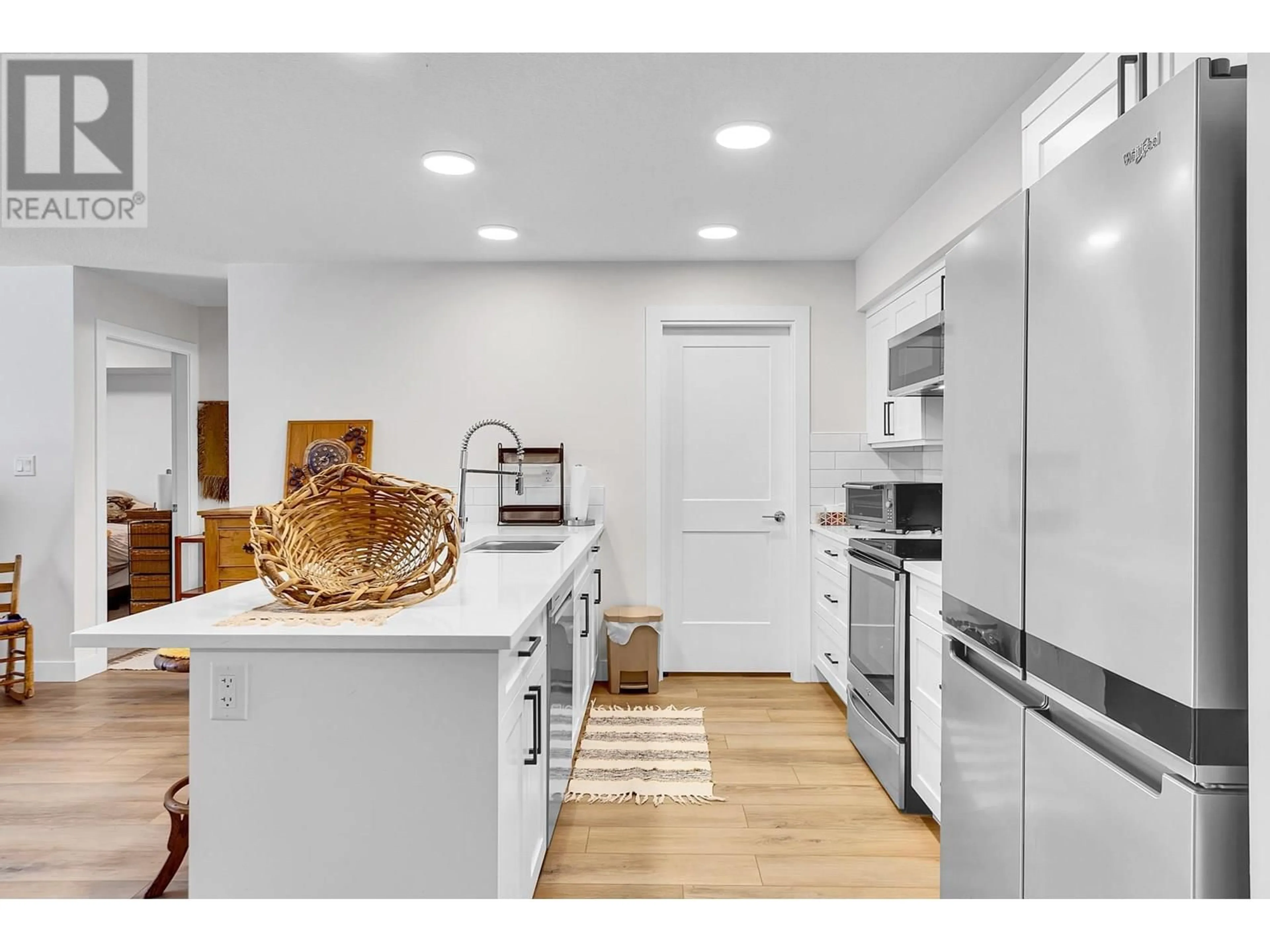 Open concept kitchen, unknown for 205 - 4278 22ND AVENUE, Prince George British Columbia V2N0J4