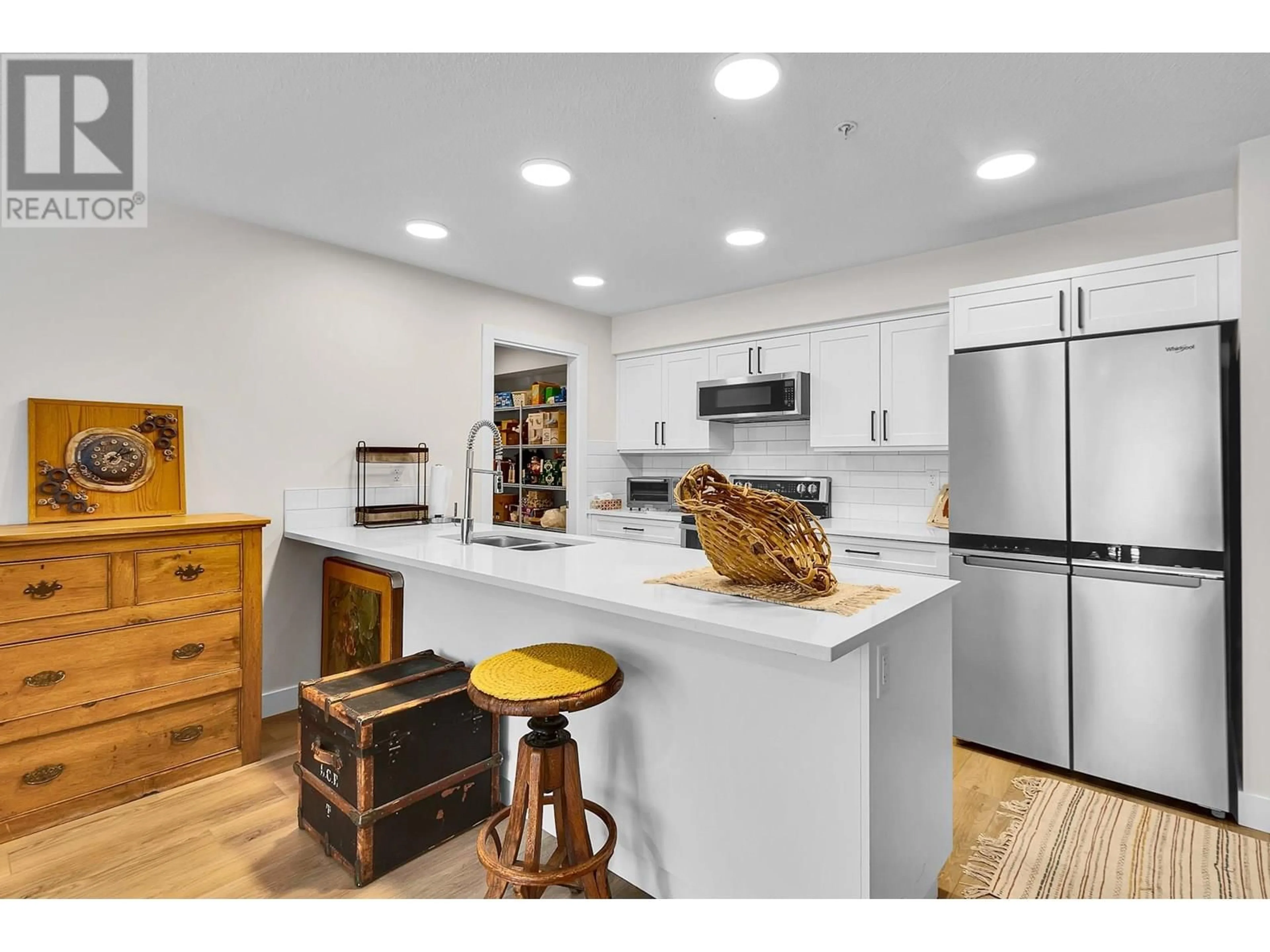 Open concept kitchen, unknown for 205 - 4278 22ND AVENUE, Prince George British Columbia V2N0J4
