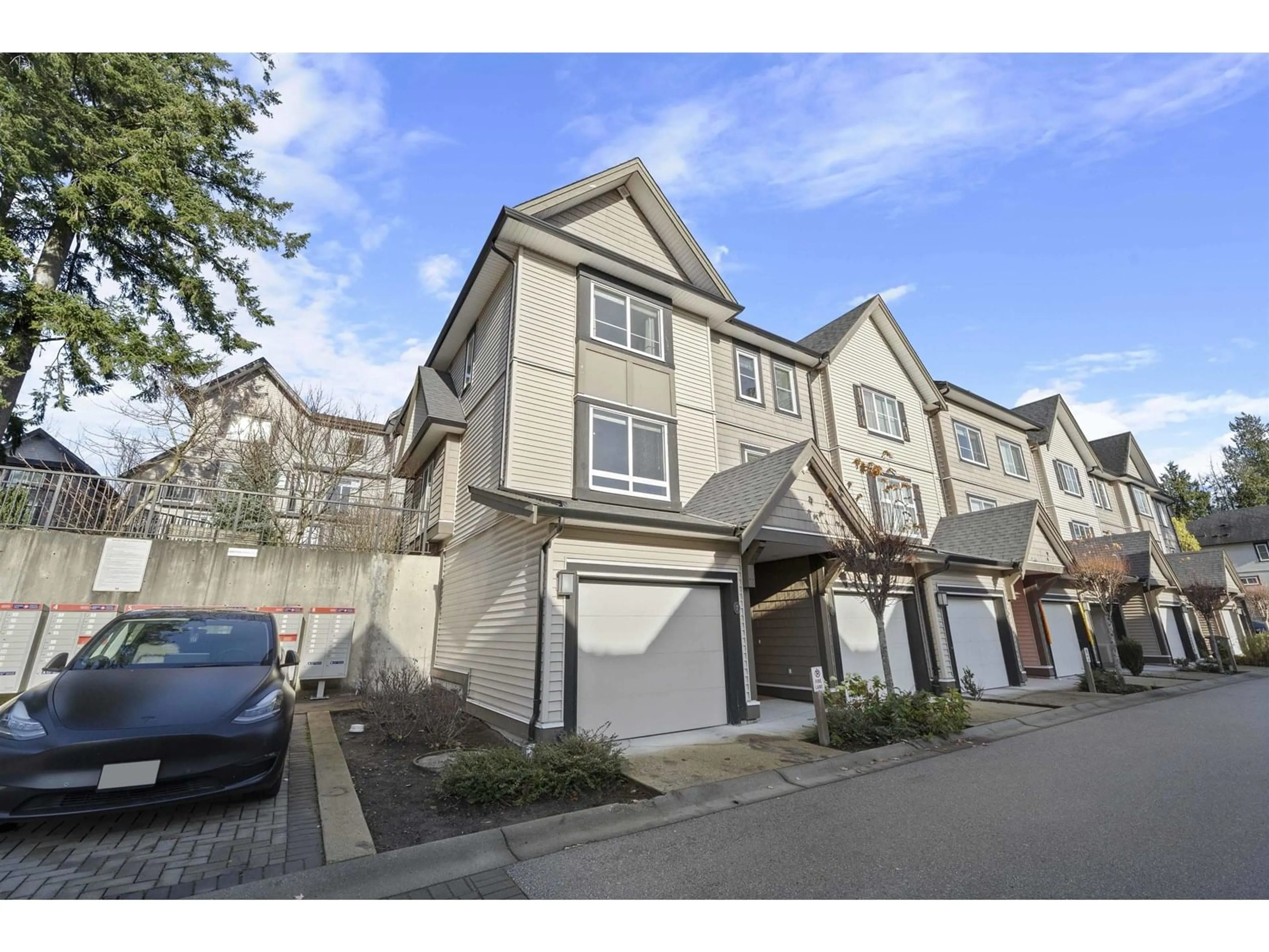 A pic from outside/outdoor area/front of a property/back of a property/a pic from drone, street for 7 - 14555 68, Surrey British Columbia V3S2A8