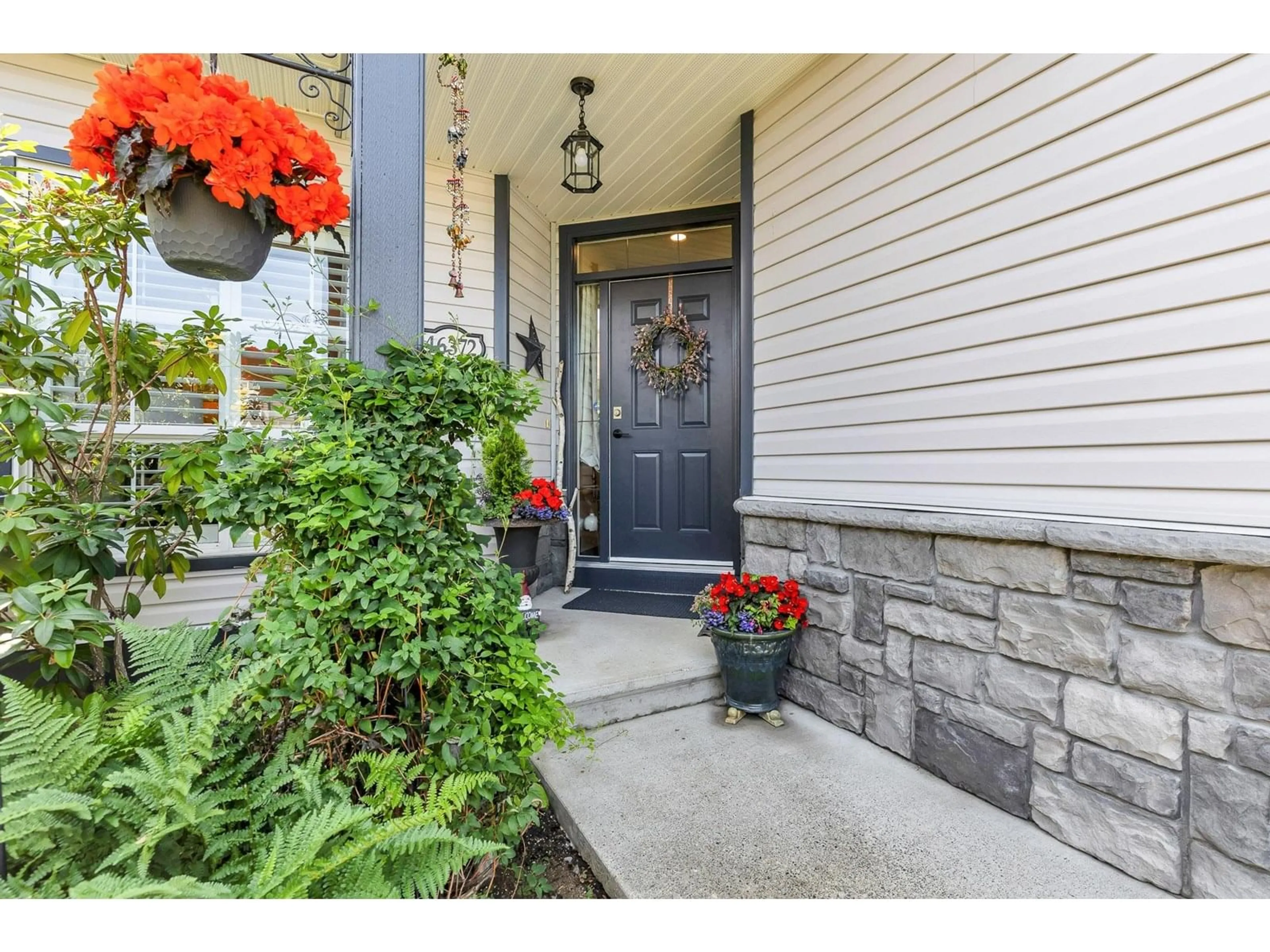 Indoor entryway for 46372 VALLEYVIEW ROAD, Chilliwack British Columbia V2R5R9