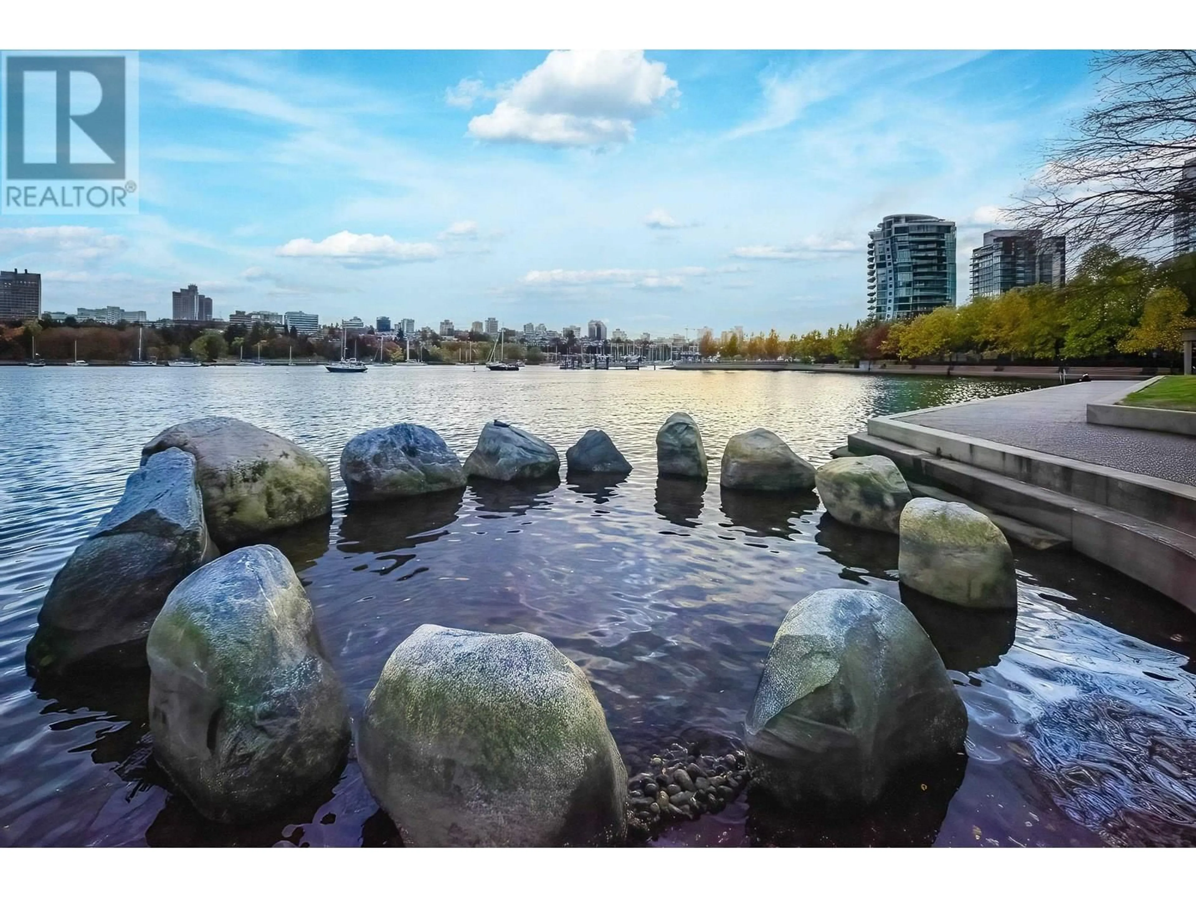 Blurry image for 15F - 199 DRAKE STREET, Vancouver British Columbia V6Z2Y8