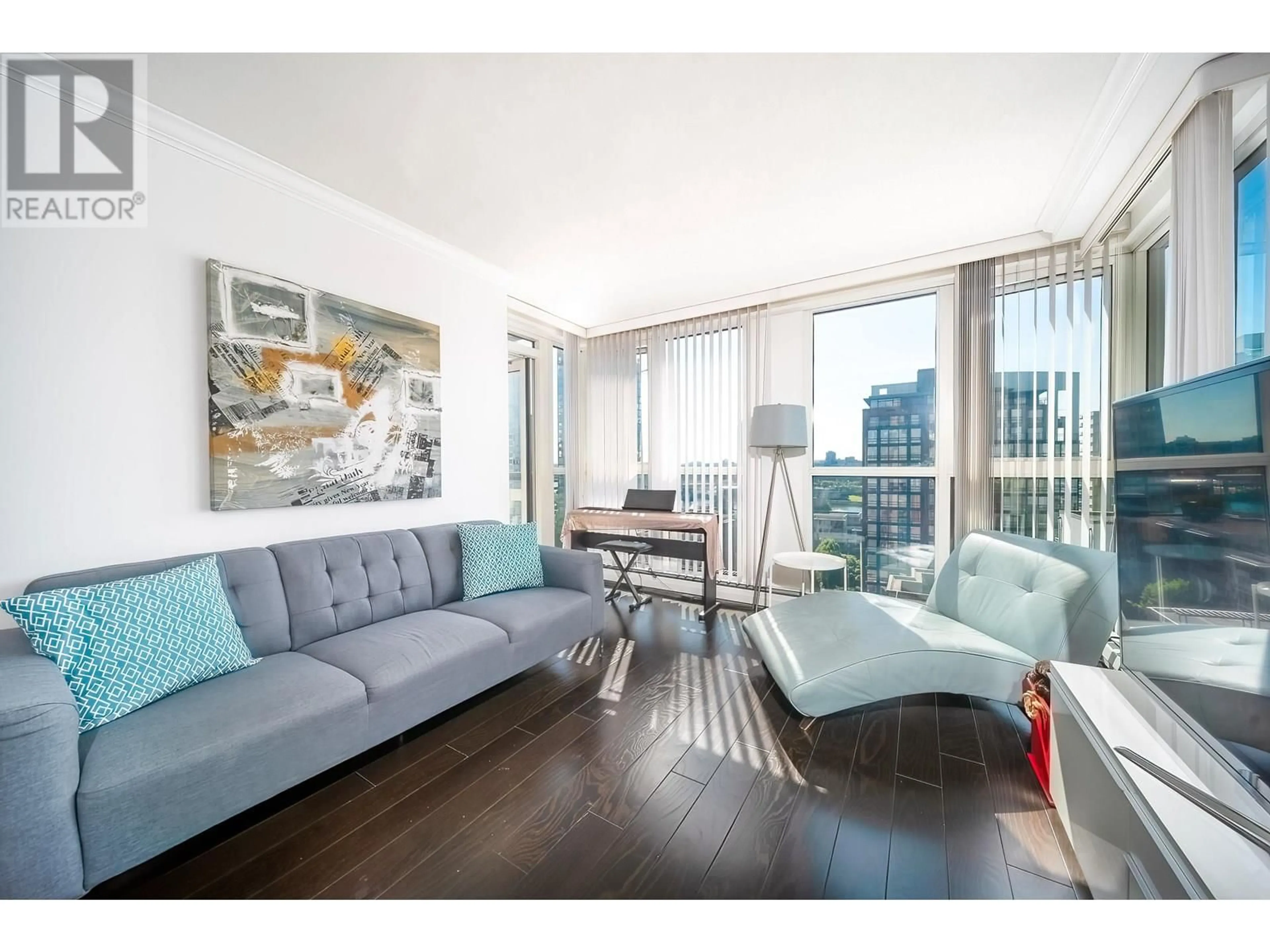 Living room with furniture, wood/laminate floor for 15F - 199 DRAKE STREET, Vancouver British Columbia V6Z2Y8